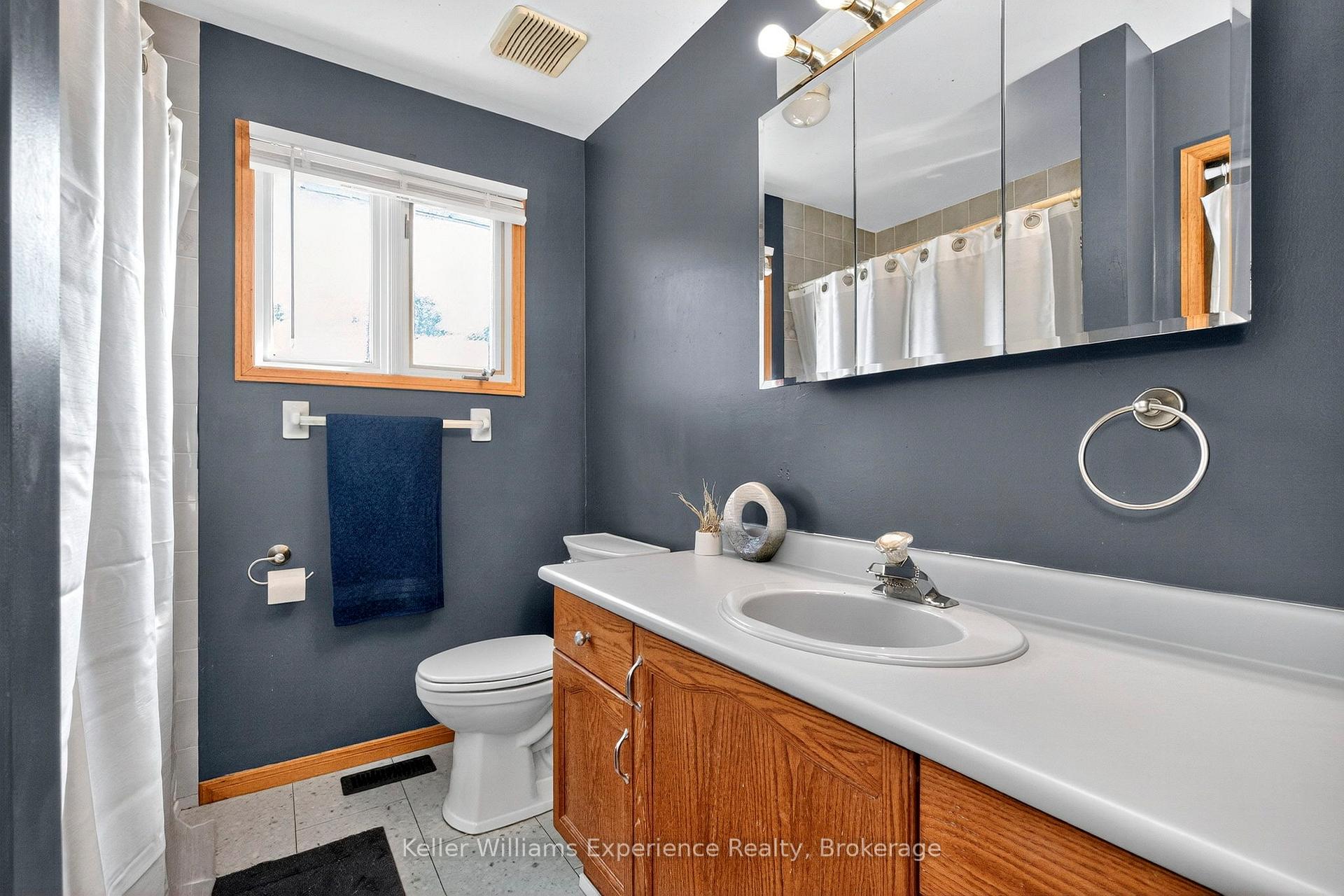 Photo 20 of 308 Assiniboia Street, Tay, Port McNicoll — HOMEH
