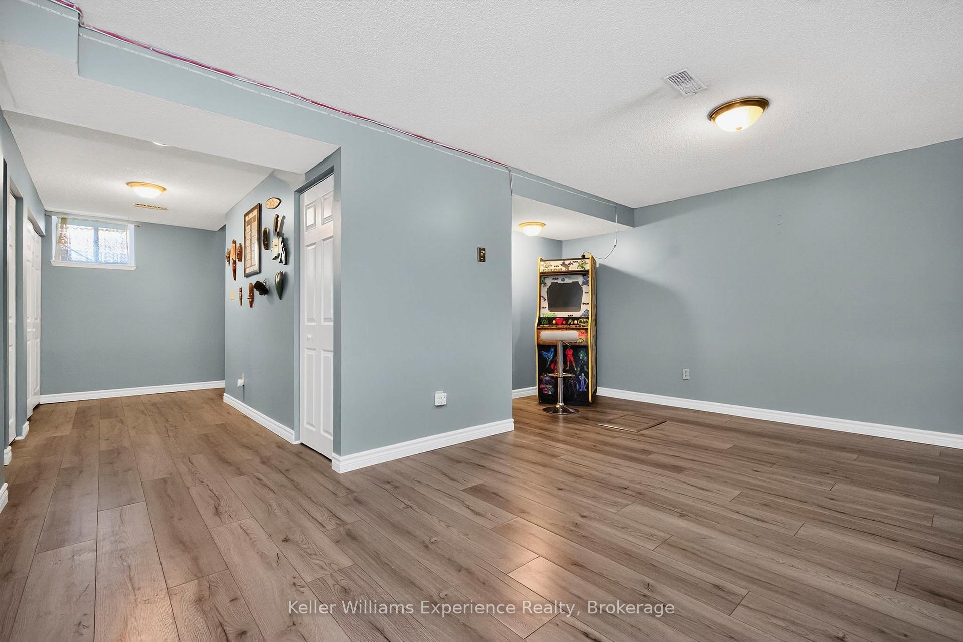 Photo 25 of 308 Assiniboia Street, Tay, Port McNicoll — HOMEH