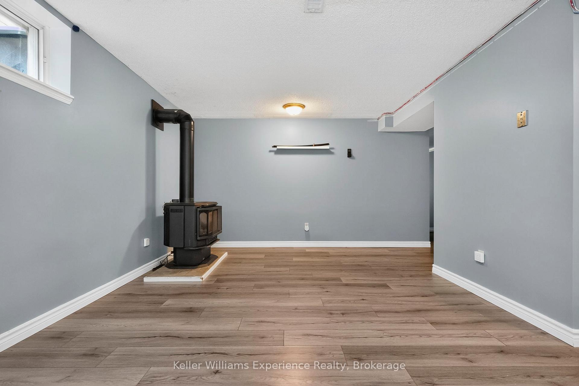 Photo 26 of 308 Assiniboia Street, Tay, Port McNicoll — HOMEH