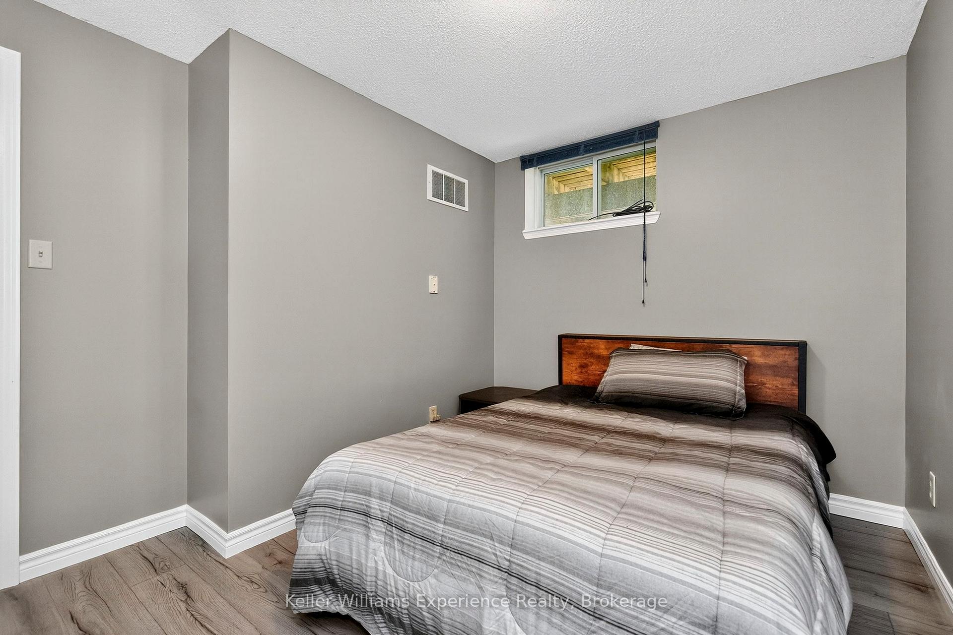 Photo 31 of 308 Assiniboia Street, Tay, Port McNicoll — HOMEH