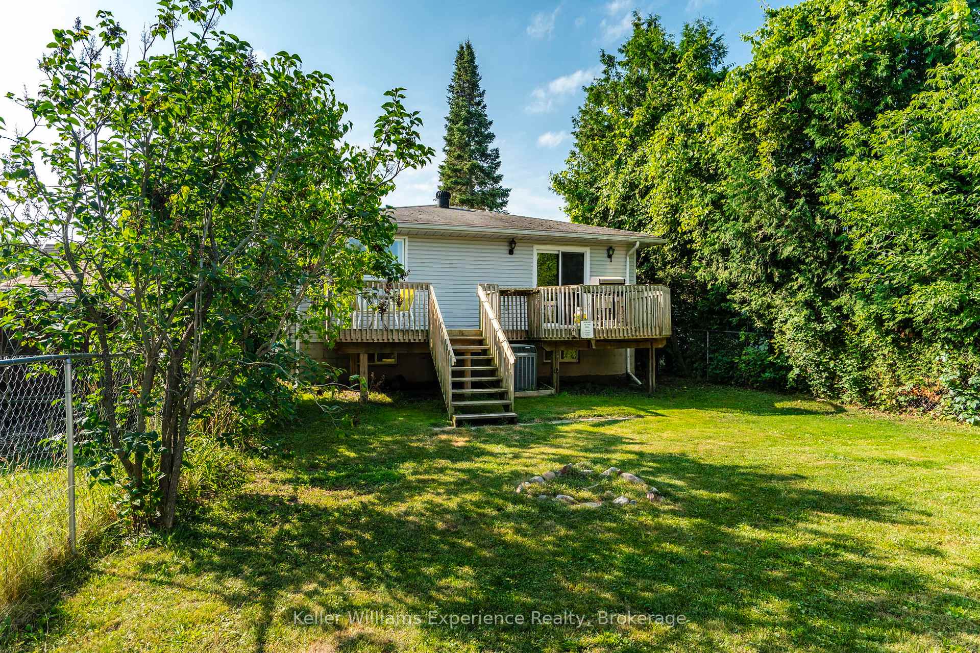 Photo 40 of 308 Assiniboia Street, Tay, Port McNicoll — HOMEH