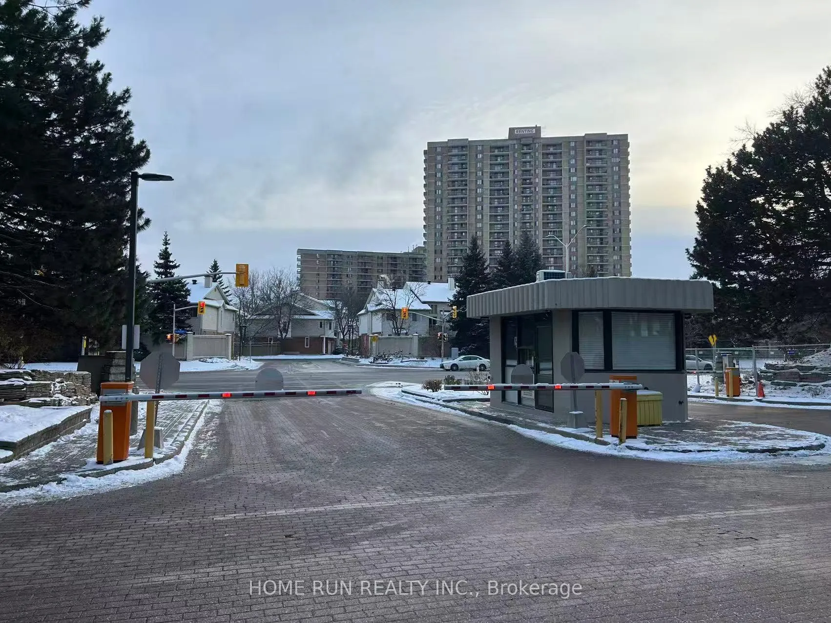 Photo 2 of Unit 207, 1500 Riverside Drive, Ottawa, Riverview Park — HOMEH