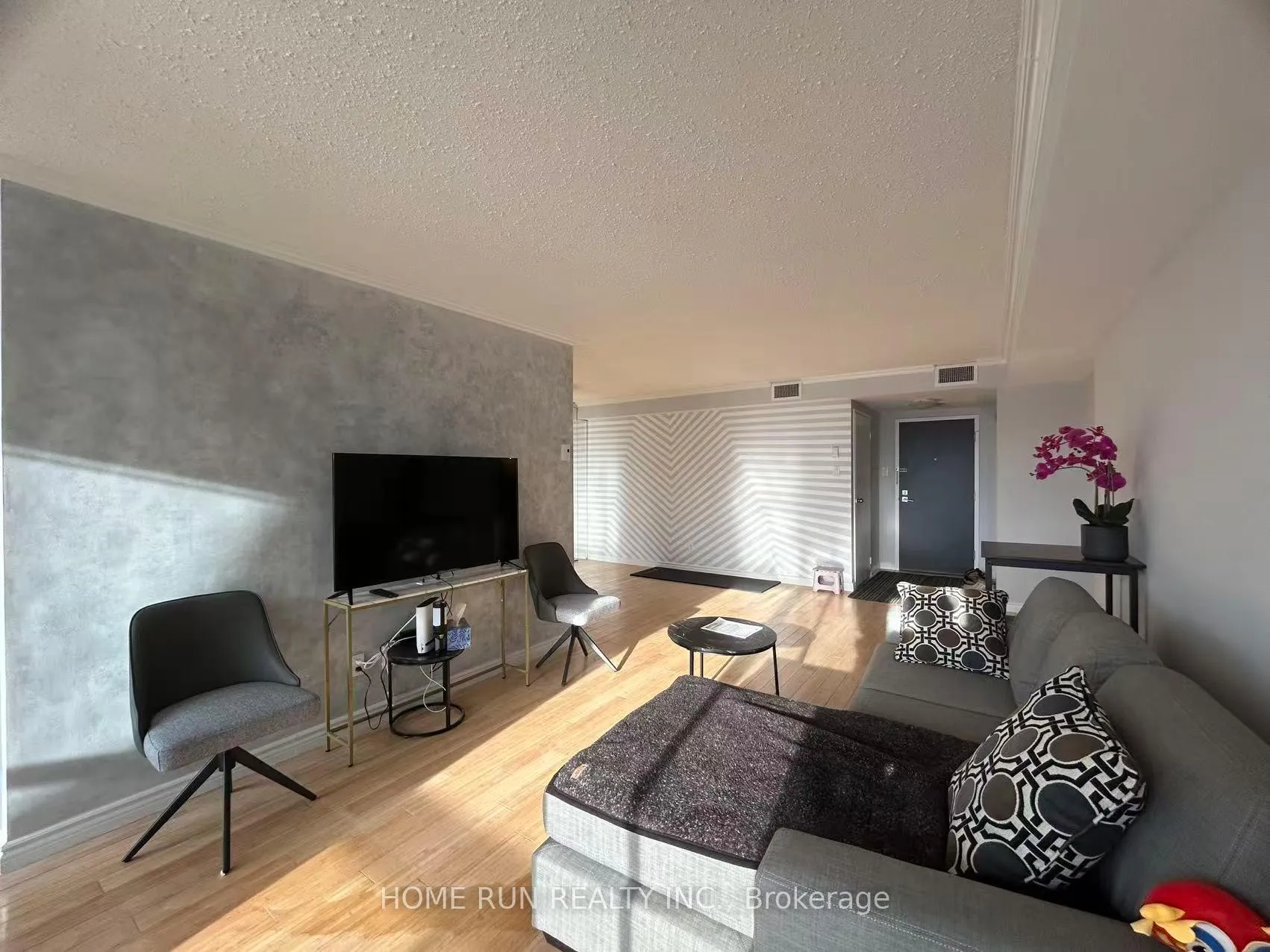 Photo 12 of Unit 207, 1500 Riverside Drive, Ottawa, Riverview Park — HOMEH