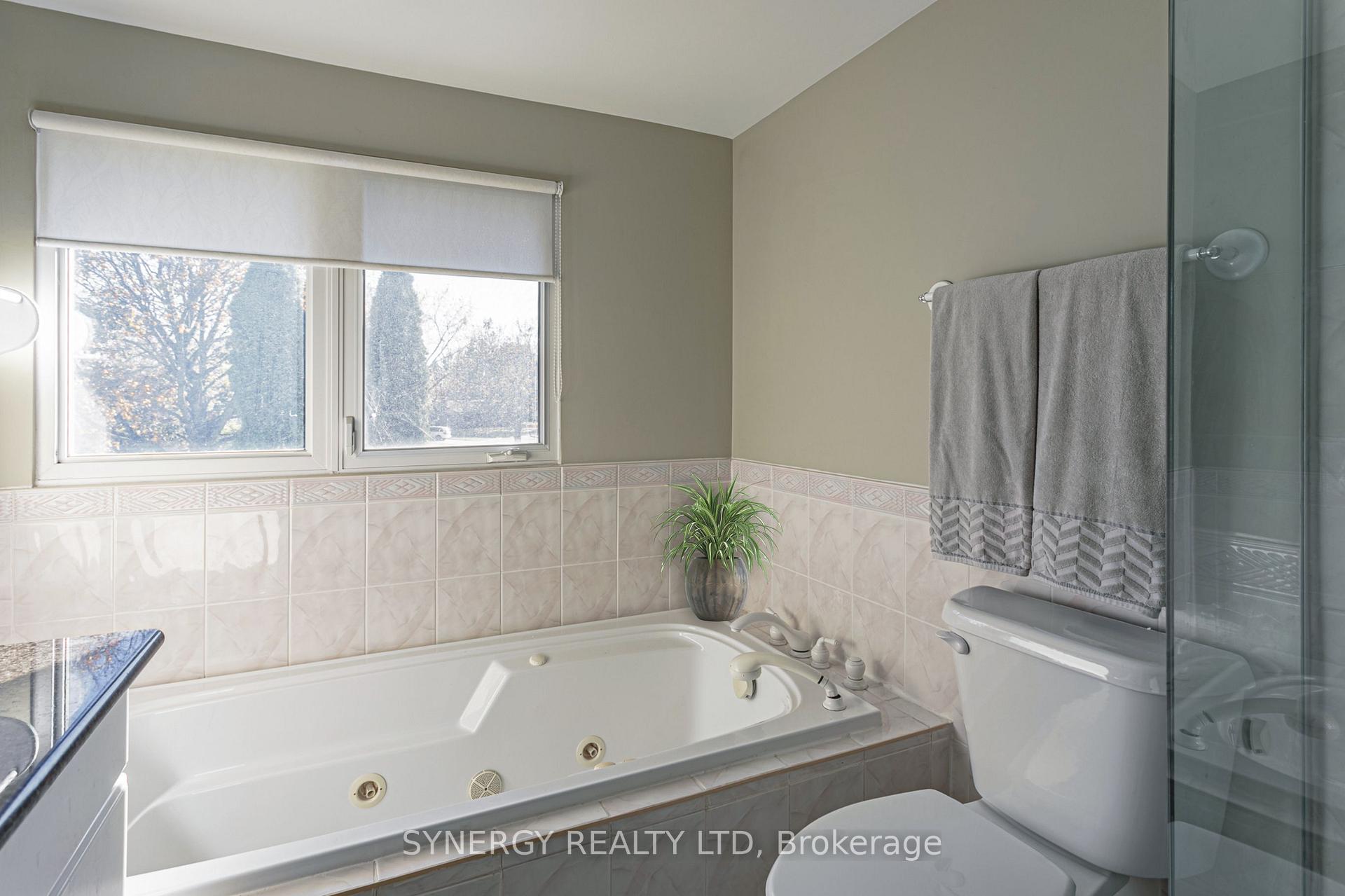 Photo 19 of 208 Lamore Crescent, Strathroy-Caradoc, NE — HOMEH