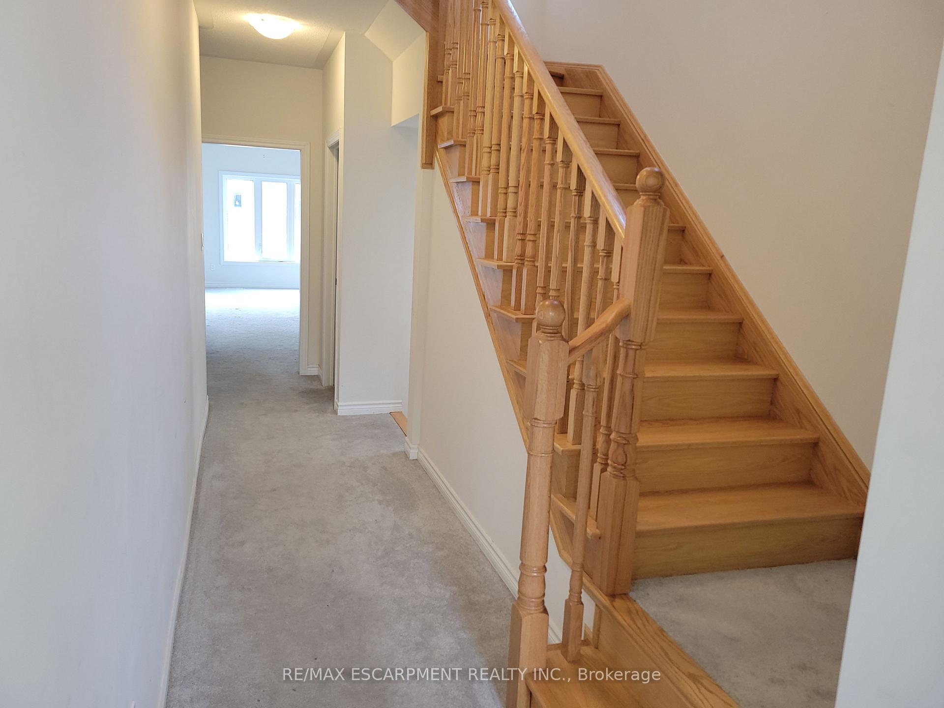 Photo 6 of 121 Baker Street N, Thorold, Thorold Downtown — HOMEH