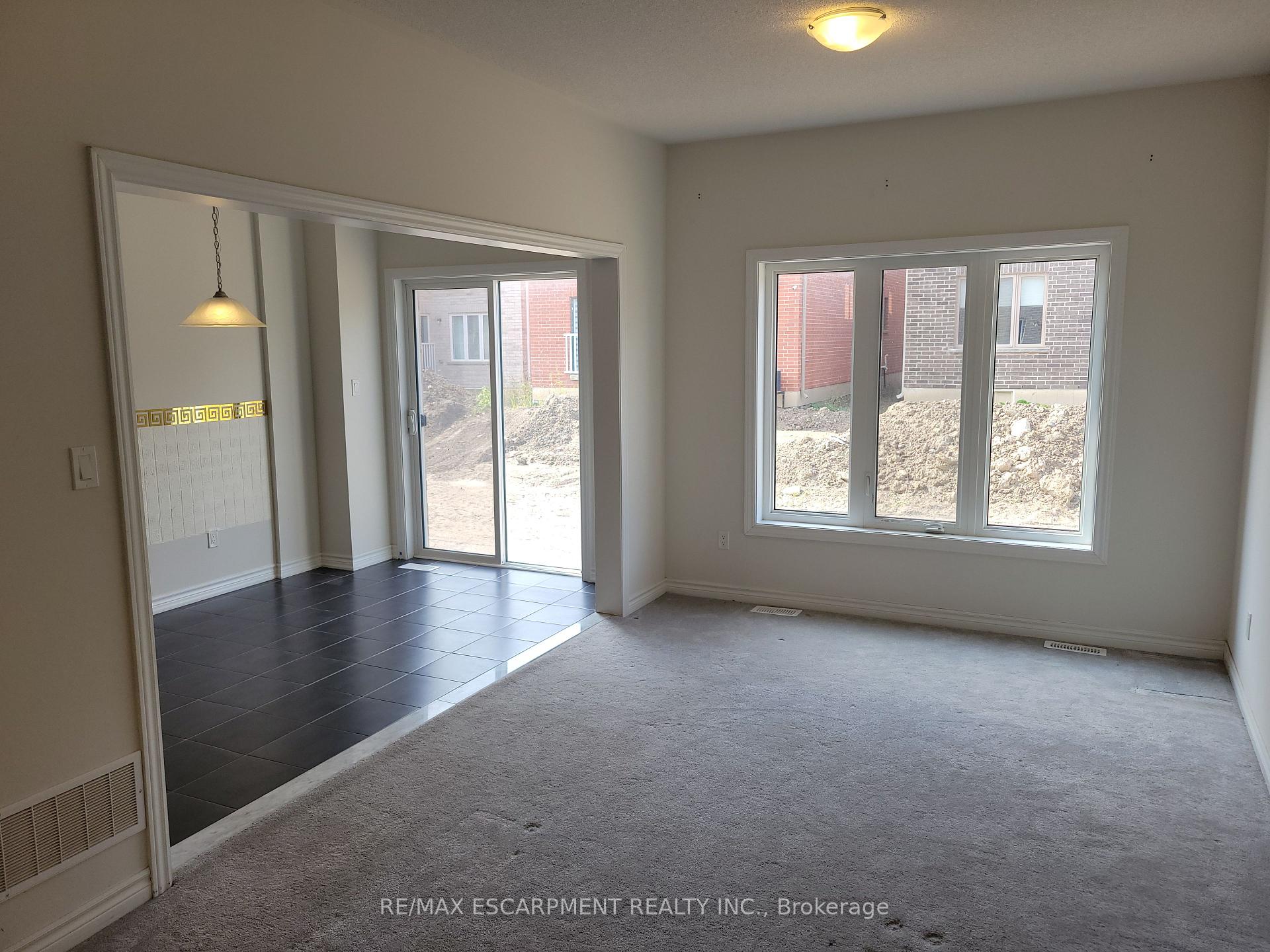 Photo 9 of 121 Baker Street N, Thorold, Thorold Downtown — HOMEH
