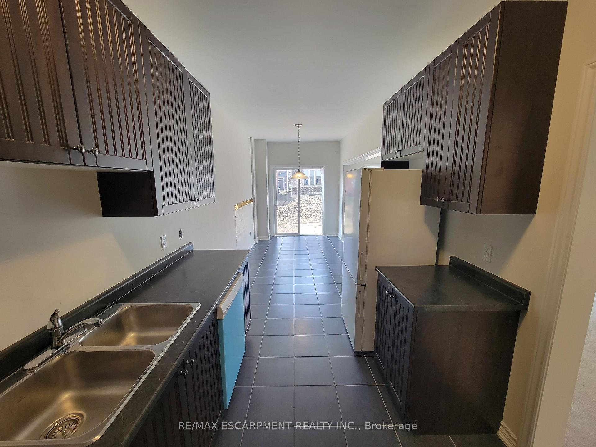 Photo 12 of 121 Baker Street N, Thorold, Thorold Downtown — HOMEH