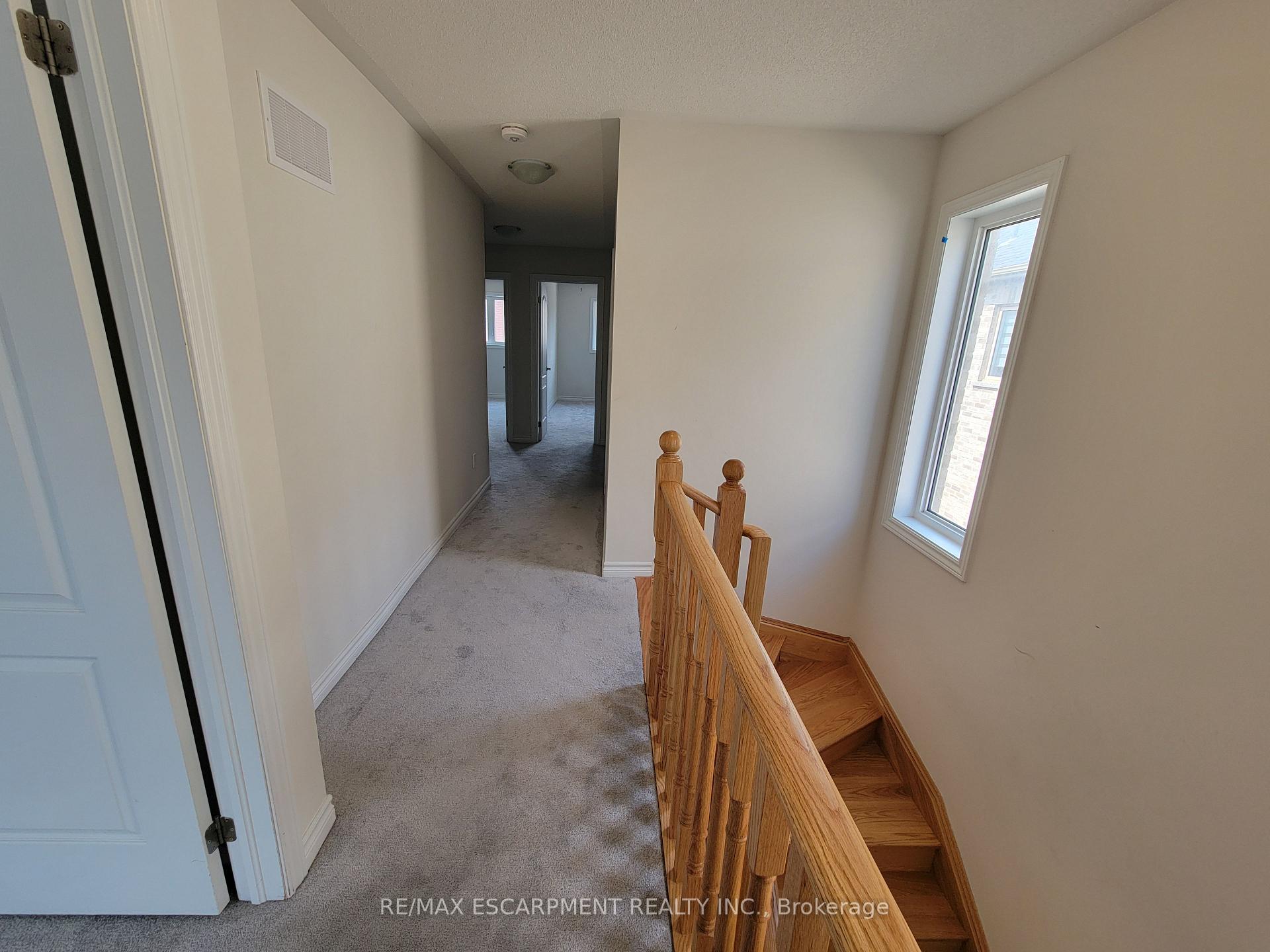 Photo 19 of 121 Baker Street N, Thorold, Thorold Downtown — HOMEH