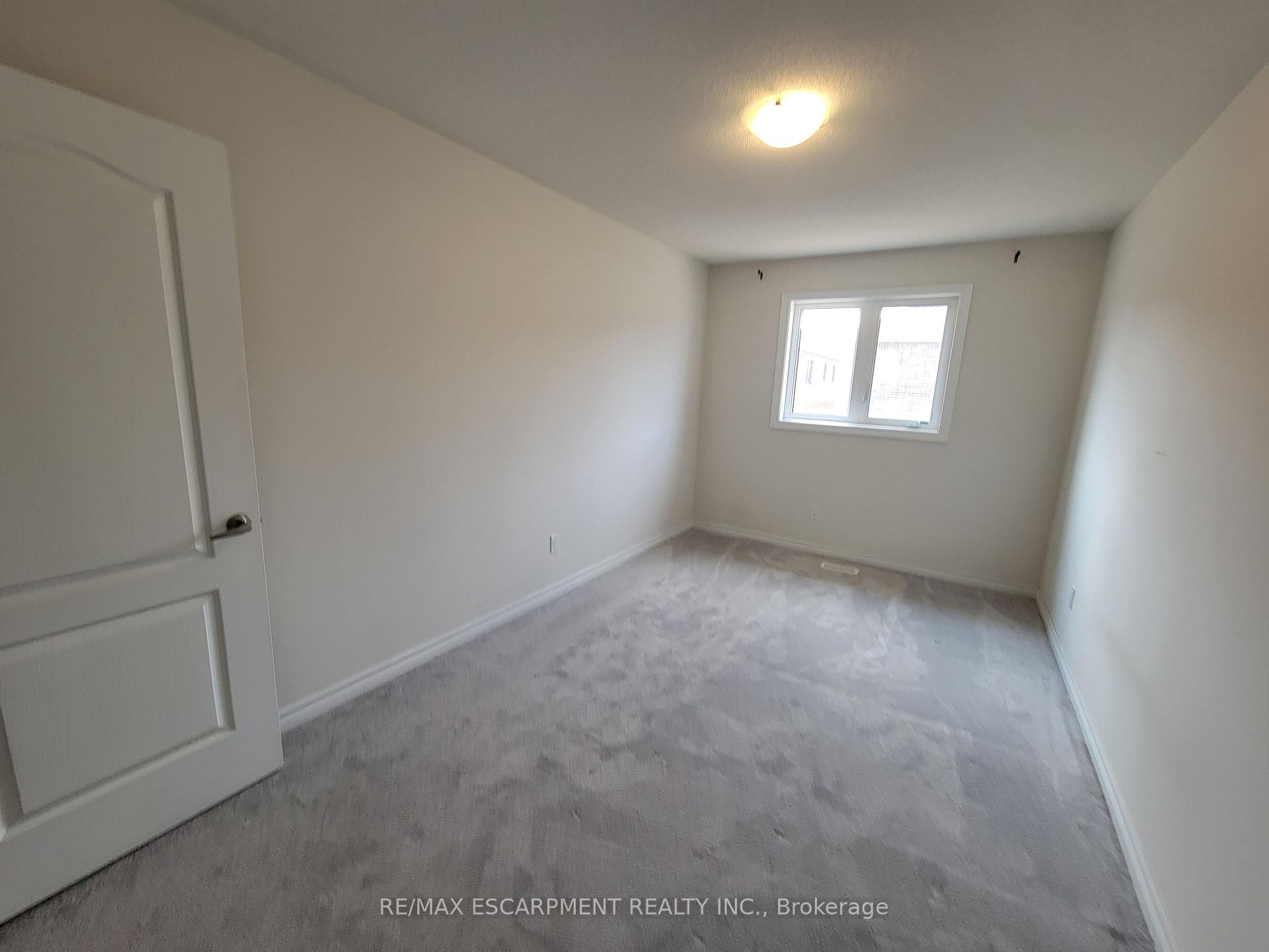 Photo 22 of 121 Baker Street N, Thorold, Thorold Downtown — HOMEH