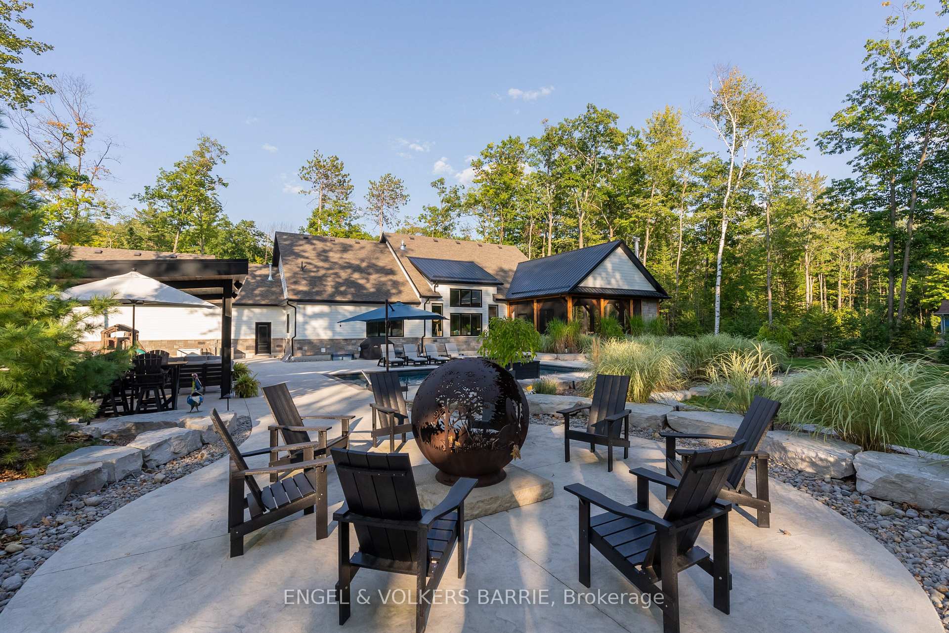 Photo 3 of 40 Algonquin Trail, Tiny, Rural Tiny — HOMEH