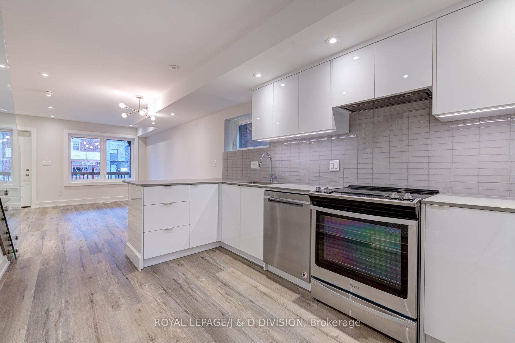 Photo 4 of Unit A, 924 Broadview Avenue, Toronto, Playter Estates-Danforth — HOMEH