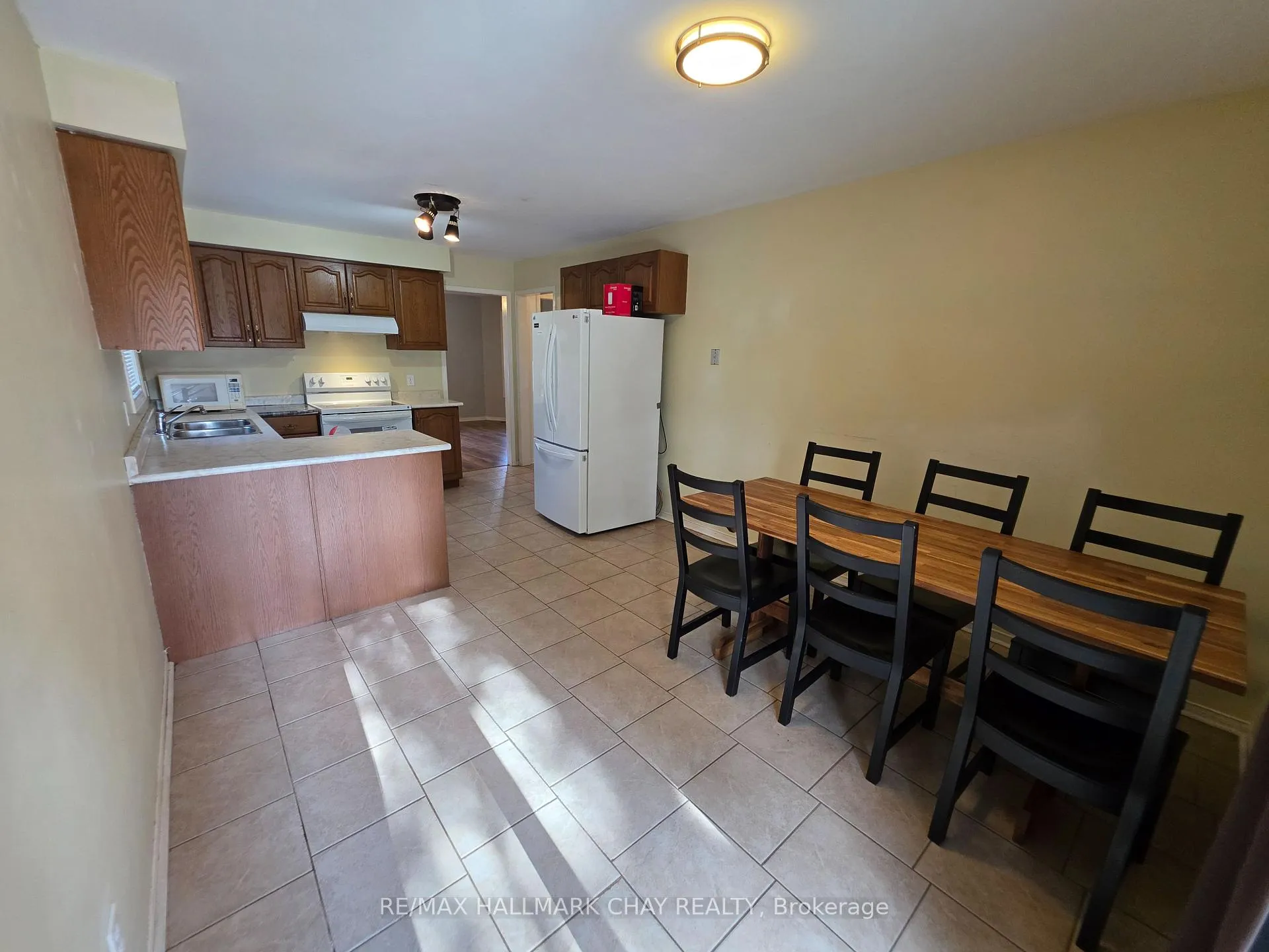 Photo 10 of 199 Livingstone Street W, Barrie, Sunnidale — HOMEH