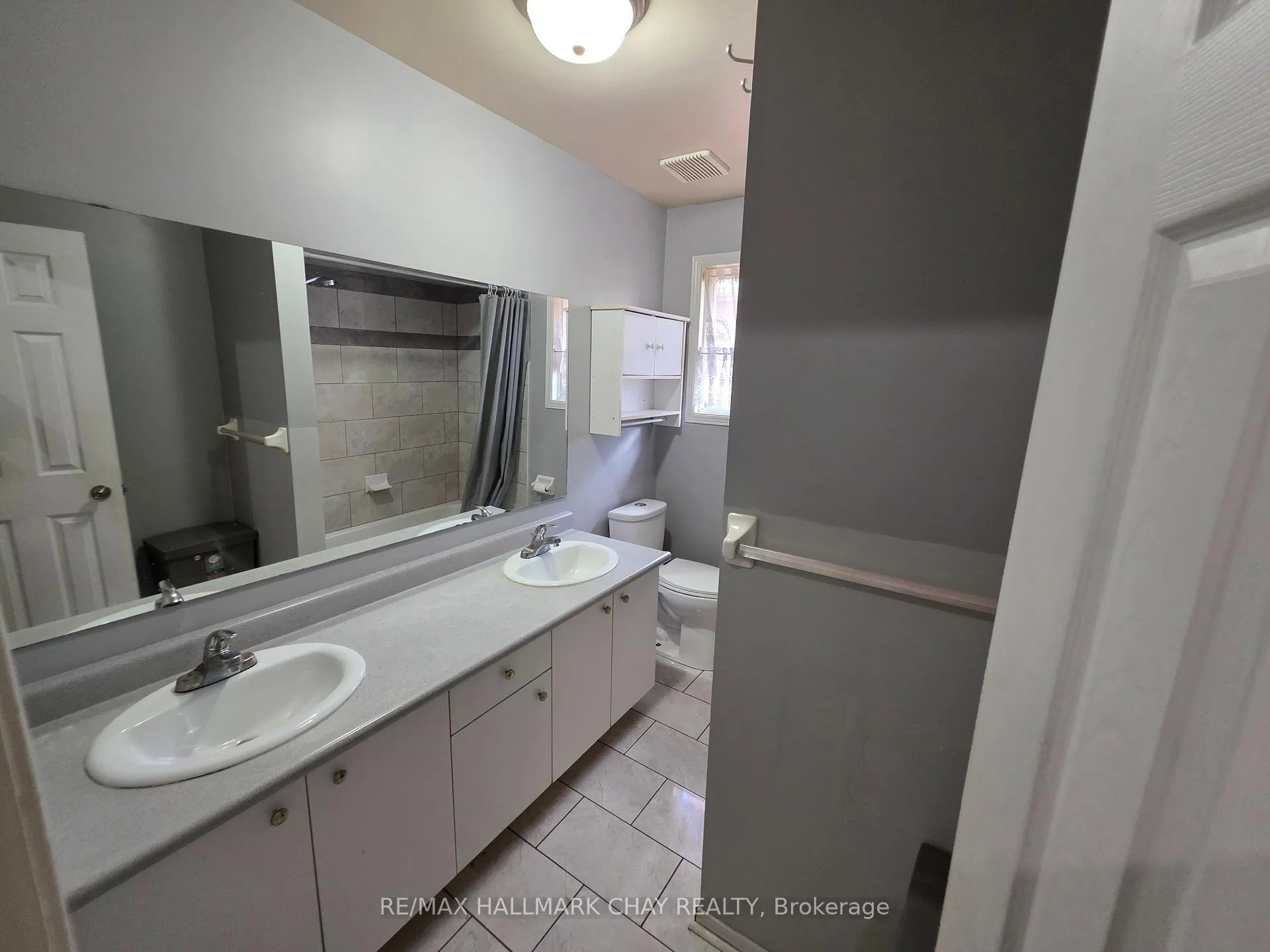 Photo 16 of 199 Livingstone Street W, Barrie, Sunnidale — HOMEH