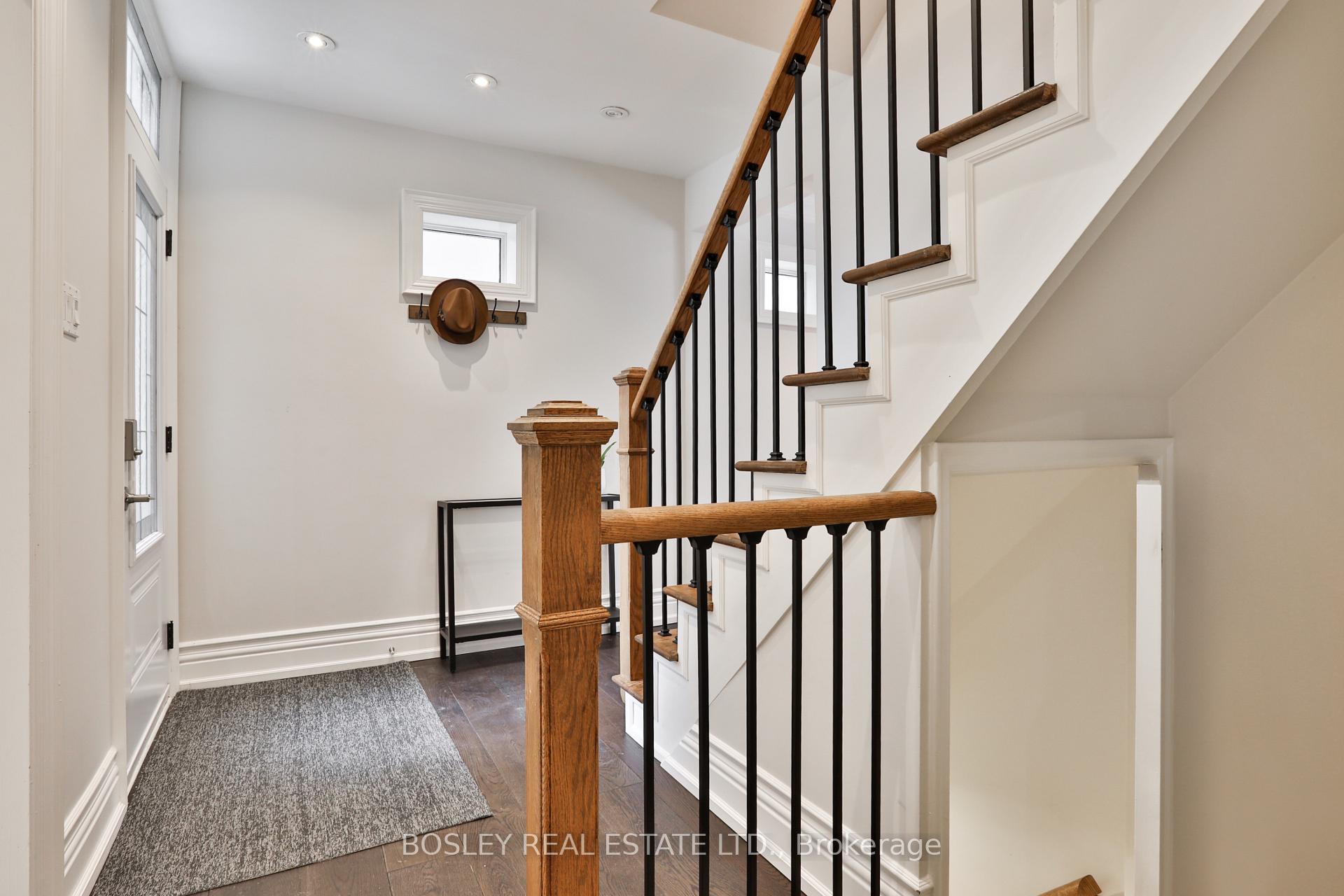 Photo 3 of 2 Fairfield Road, Toronto, Mount Pleasant East — HOMEH
