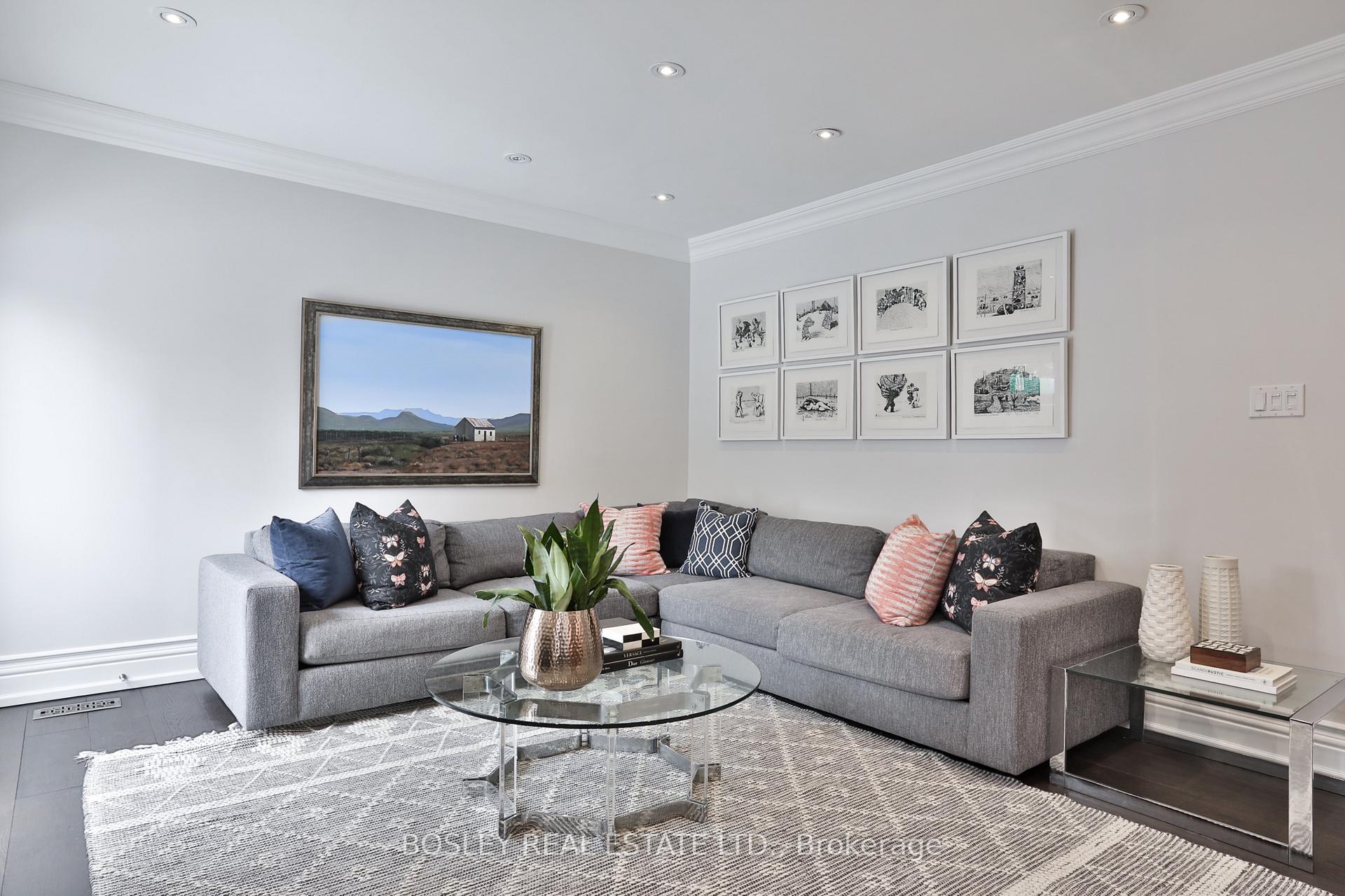 Photo 8 of 2 Fairfield Road, Toronto, Mount Pleasant East — HOMEH