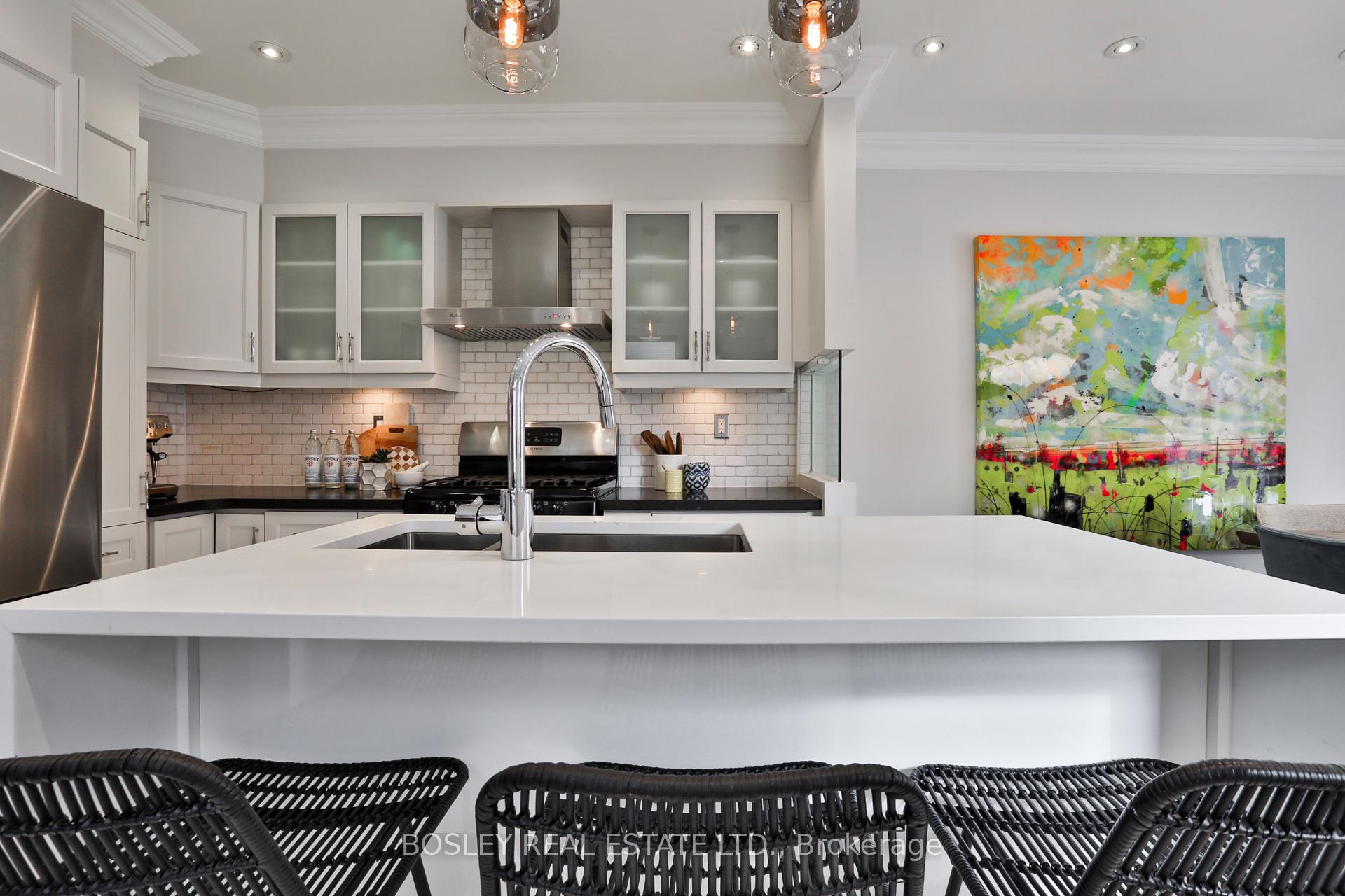 Photo 13 of 2 Fairfield Road, Toronto, Mount Pleasant East — HOMEH