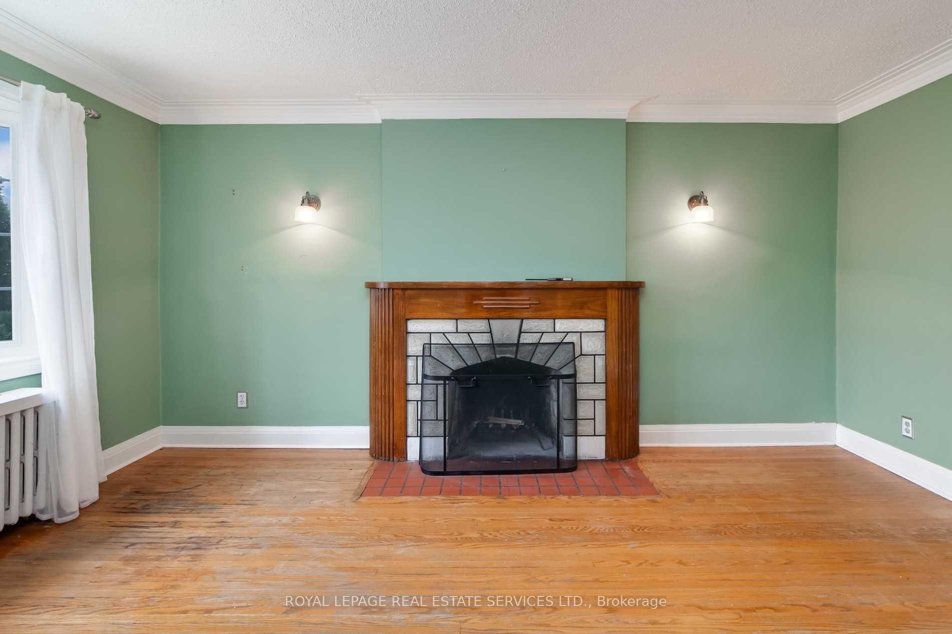 Photo 6 of 291 Sammon Avenue, Toronto, Danforth Village-East York — HOMEH