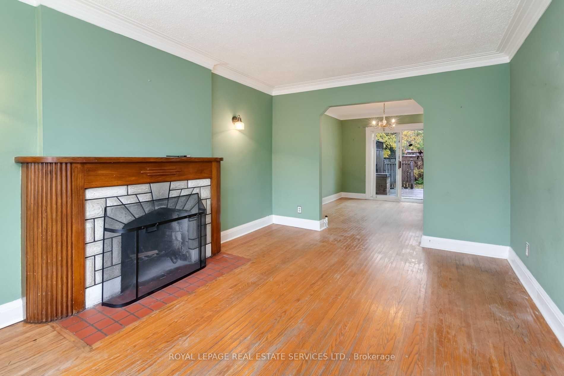 Photo 7 of 291 Sammon Avenue, Toronto, Danforth Village-East York — HOMEH
