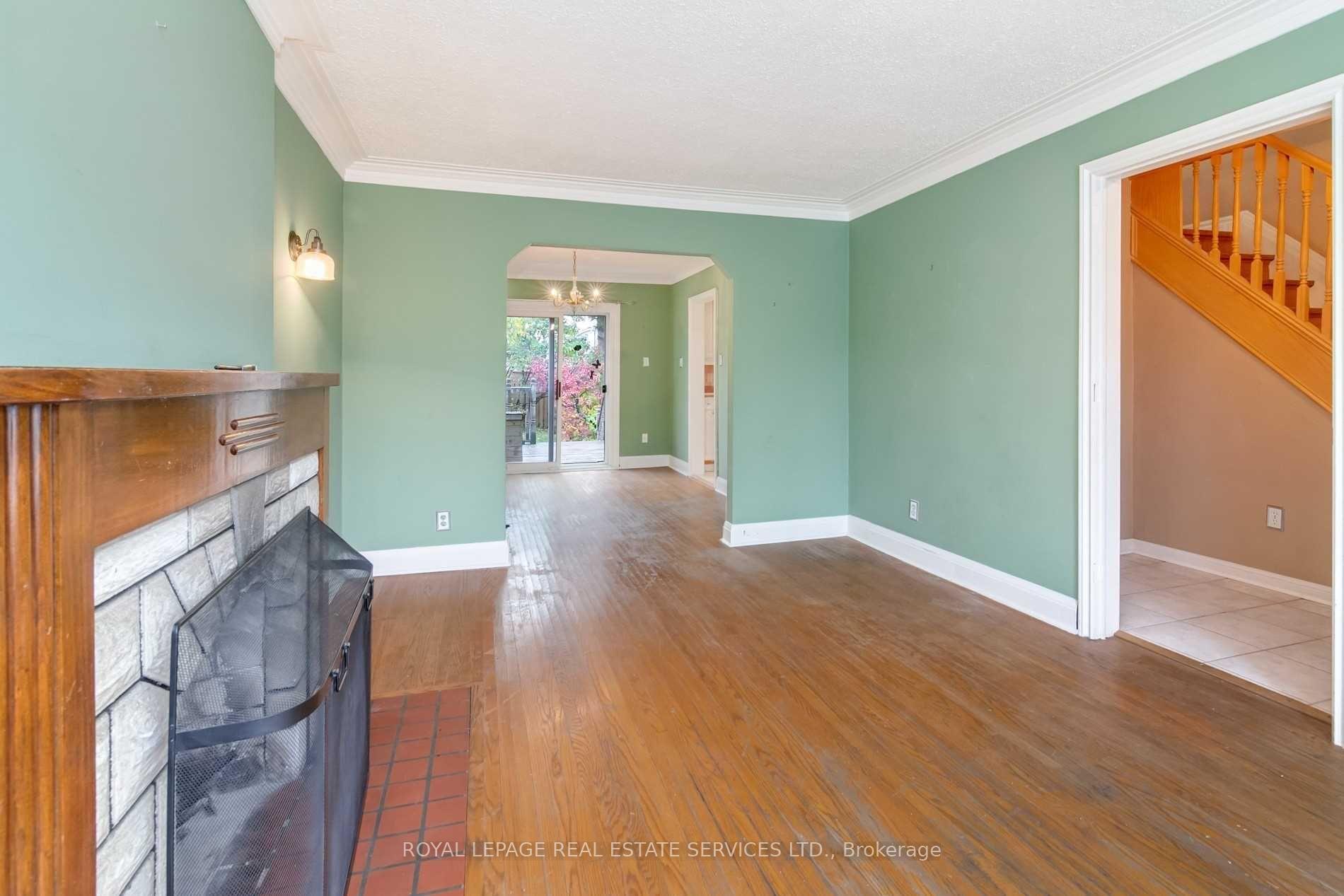 Photo 8 of 291 Sammon Avenue, Toronto, Danforth Village-East York — HOMEH