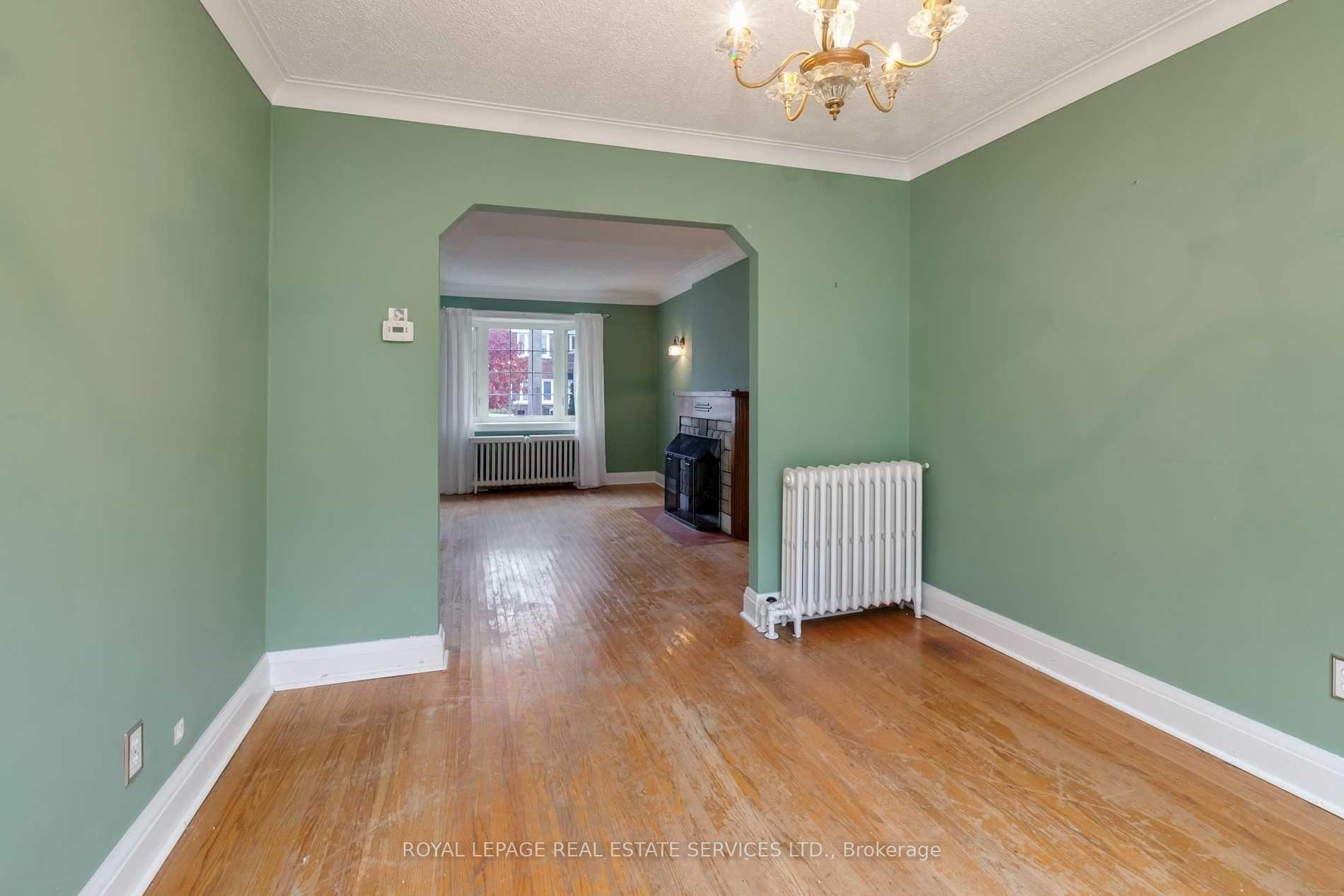 Photo 9 of 291 Sammon Avenue, Toronto, Danforth Village-East York — HOMEH