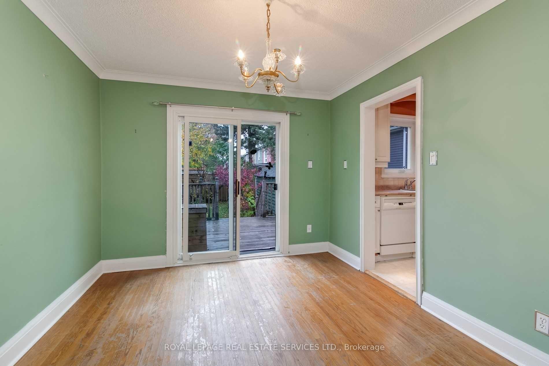 Photo 10 of 291 Sammon Avenue, Toronto, Danforth Village-East York — HOMEH