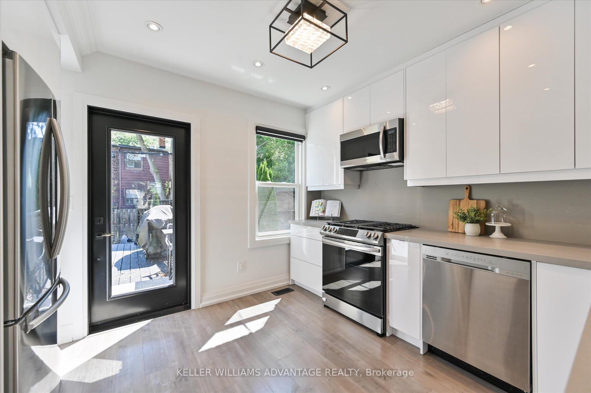 Photo 8 of 5 Kent Road, Toronto, Greenwood-Coxwell — HOMEH