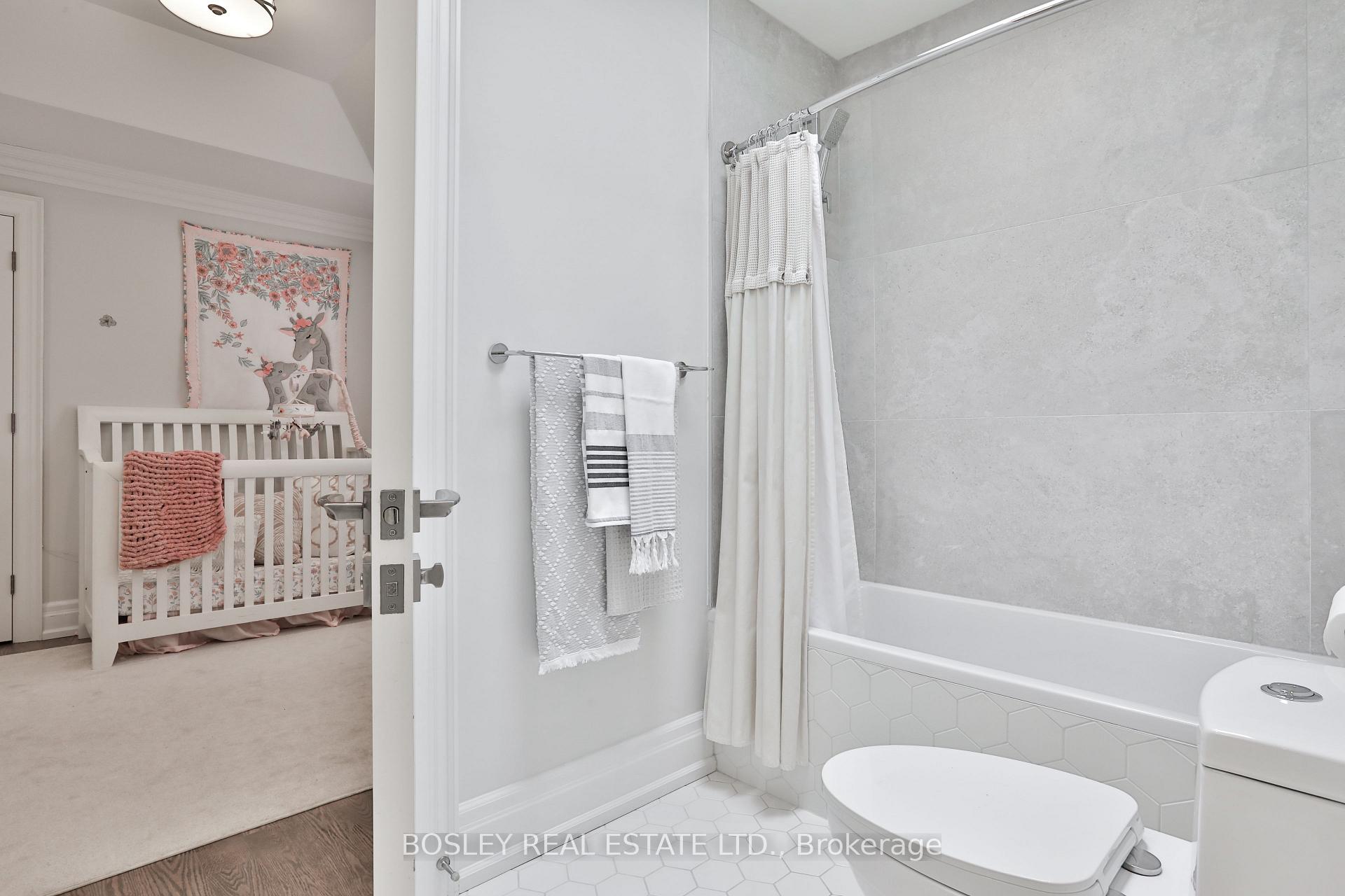 Photo 28 of 30 Parkhurst Boulevard, Toronto, Leaside — HOMEH