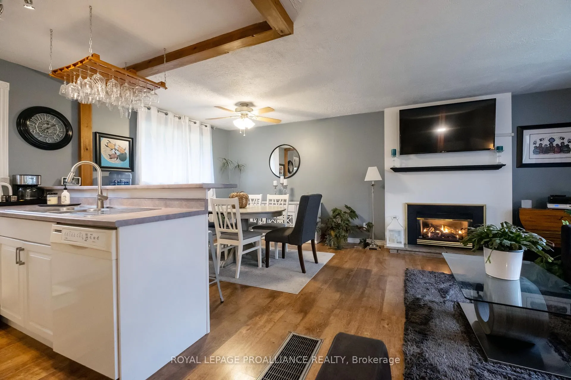 Photo 16 of 208 Ritz Road, Belleville, Thurlow Ward — HOMEH