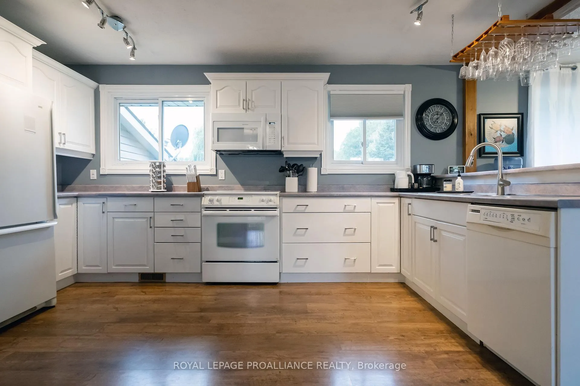 Photo 18 of 208 Ritz Road, Belleville, Thurlow Ward — HOMEH