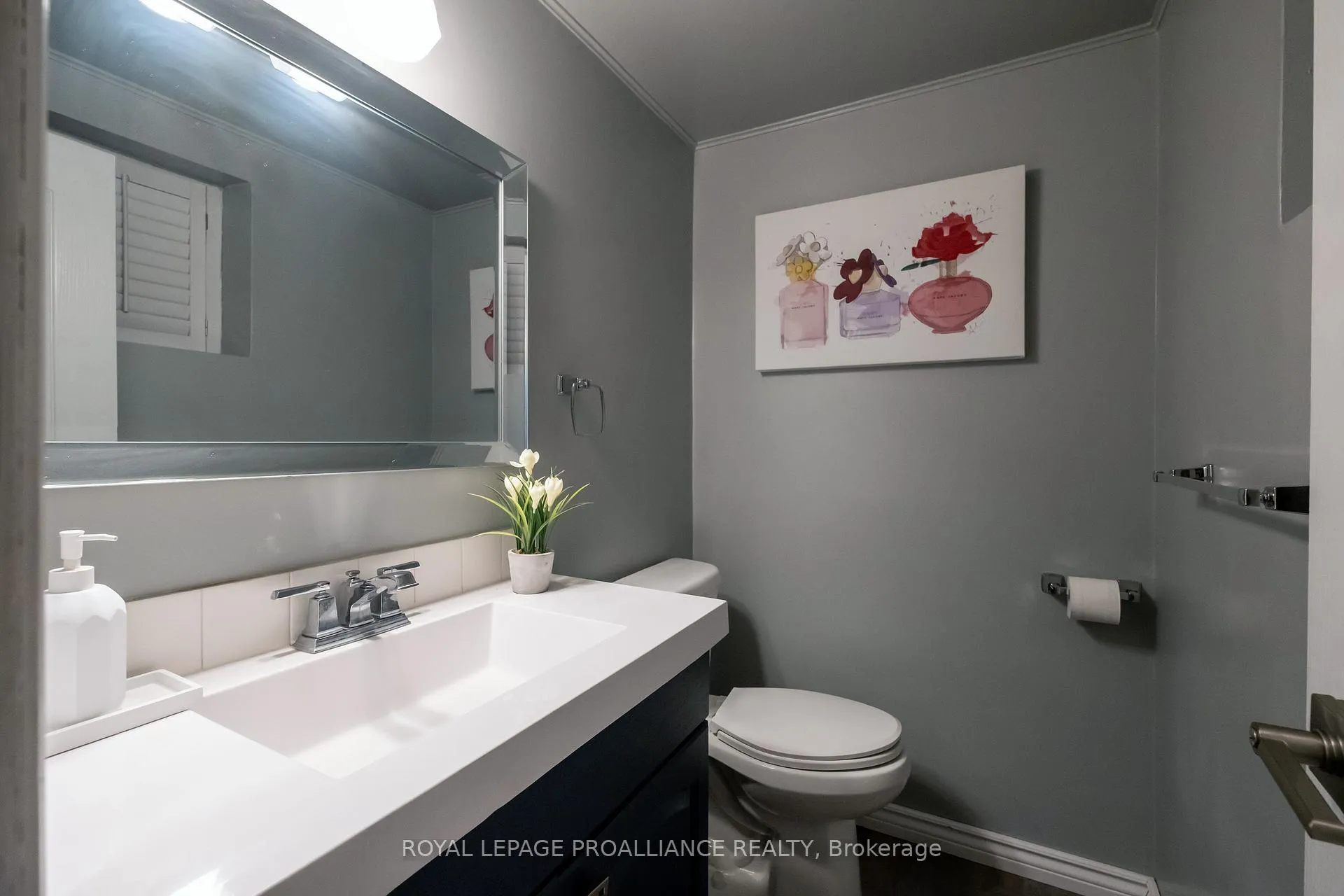 Photo 23 of 208 Ritz Road, Belleville, Thurlow Ward — HOMEH