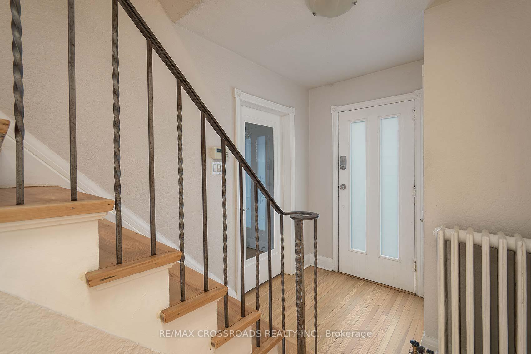Photo 7 of 1173 Broadview Avenue, Toronto, Broadview North — HOMEH