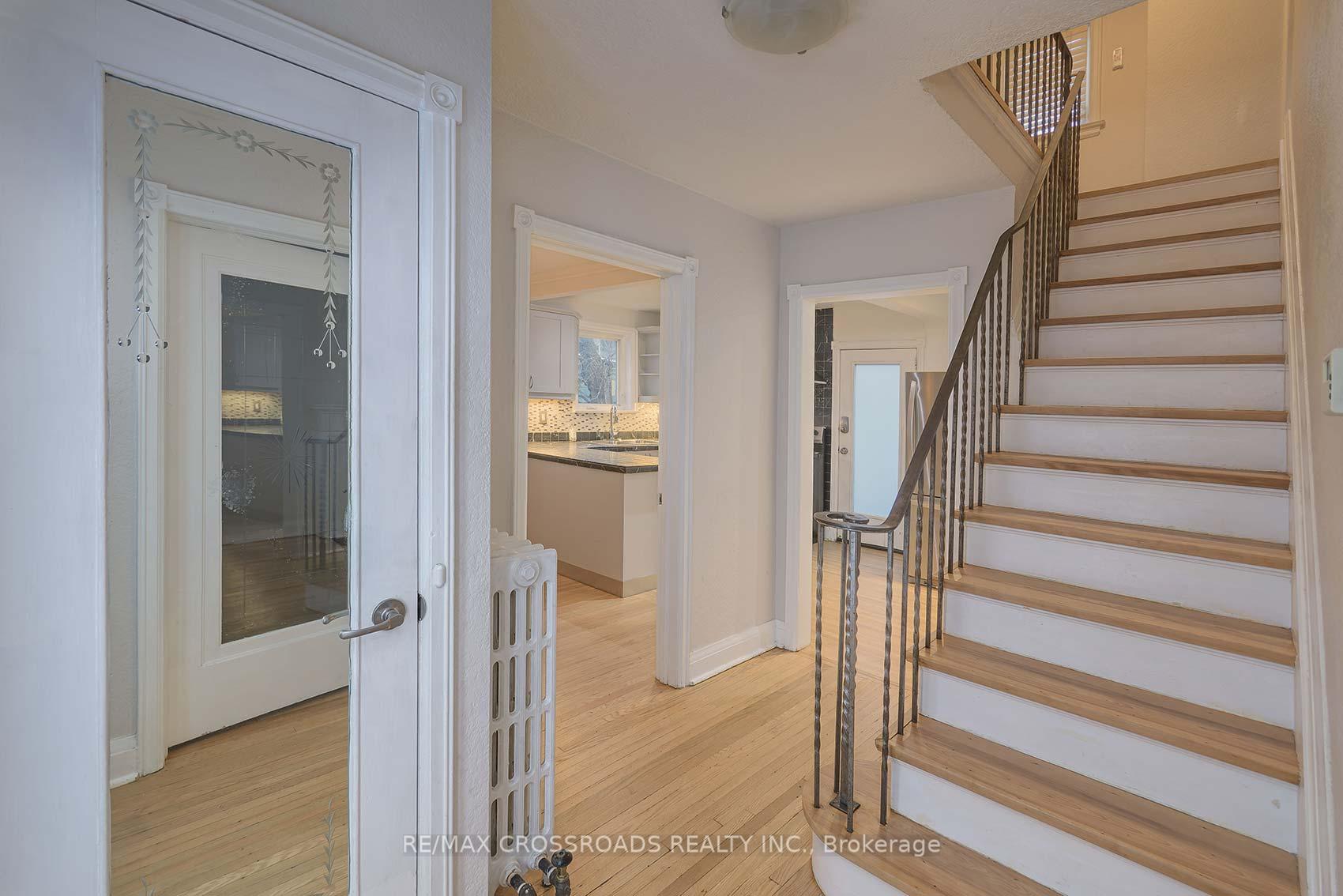 Photo 8 of 1173 Broadview Avenue, Toronto, Broadview North — HOMEH