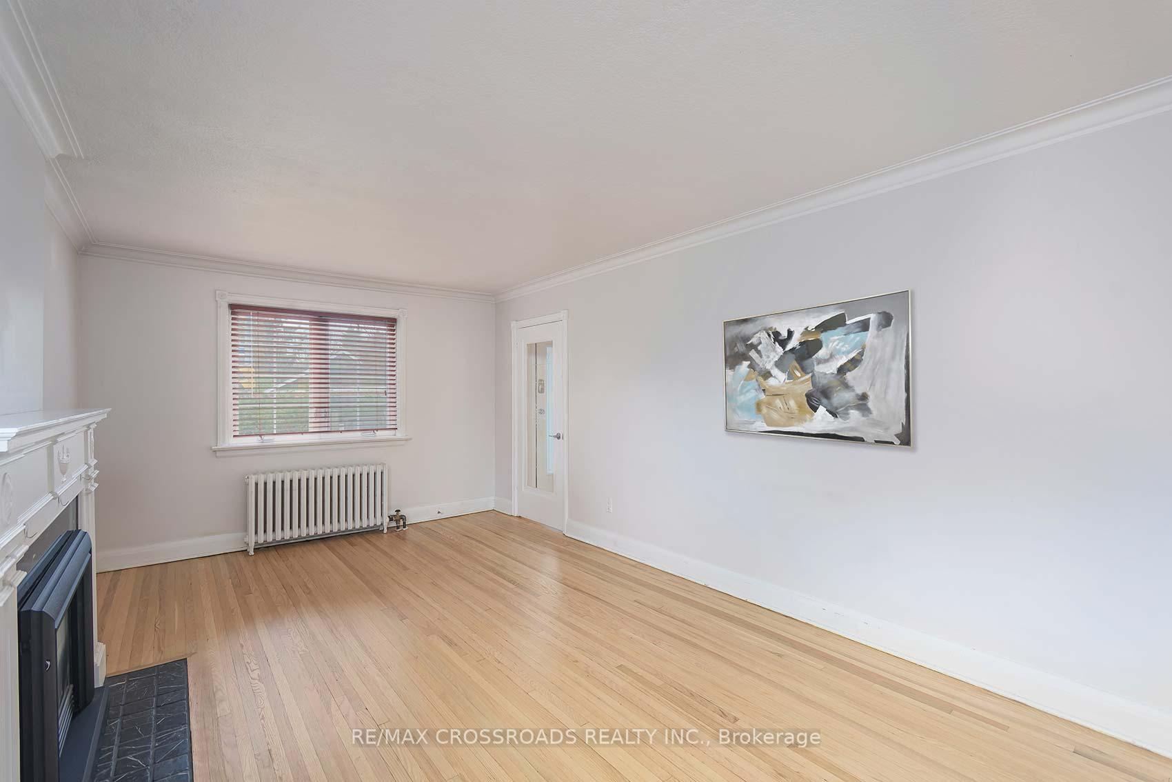 Photo 10 of 1173 Broadview Avenue, Toronto, Broadview North — HOMEH