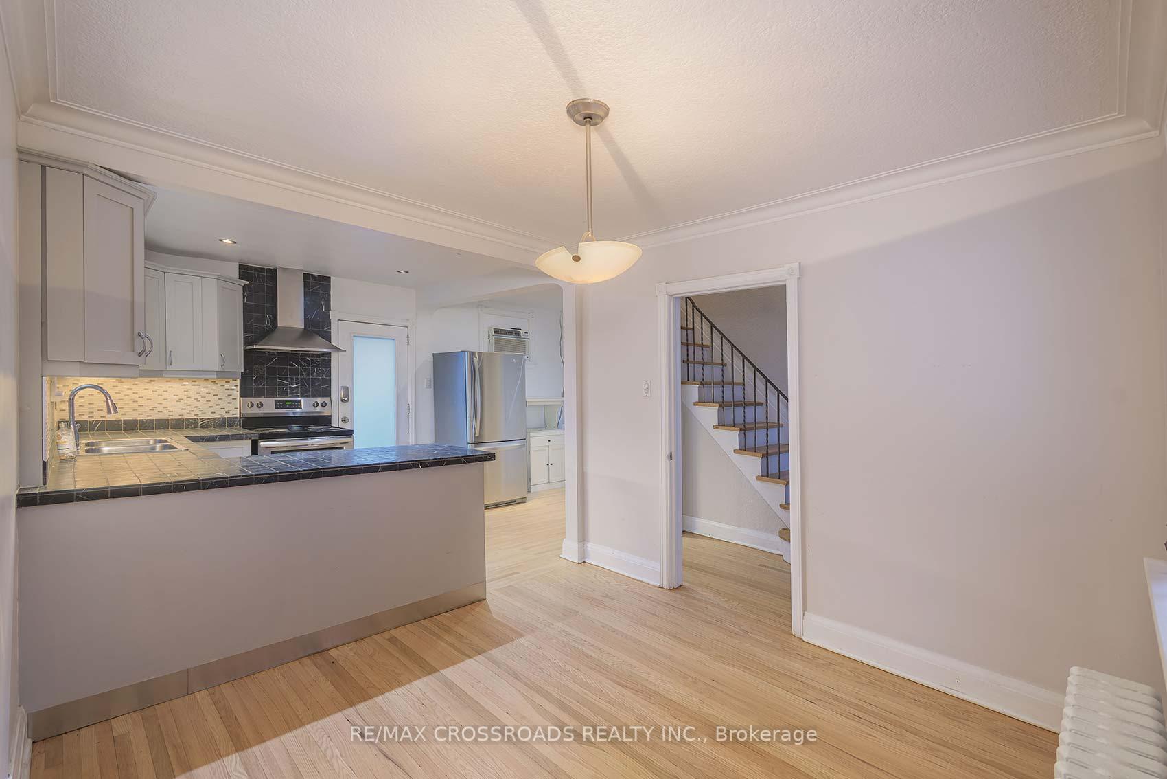 Photo 11 of 1173 Broadview Avenue, Toronto, Broadview North — HOMEH
