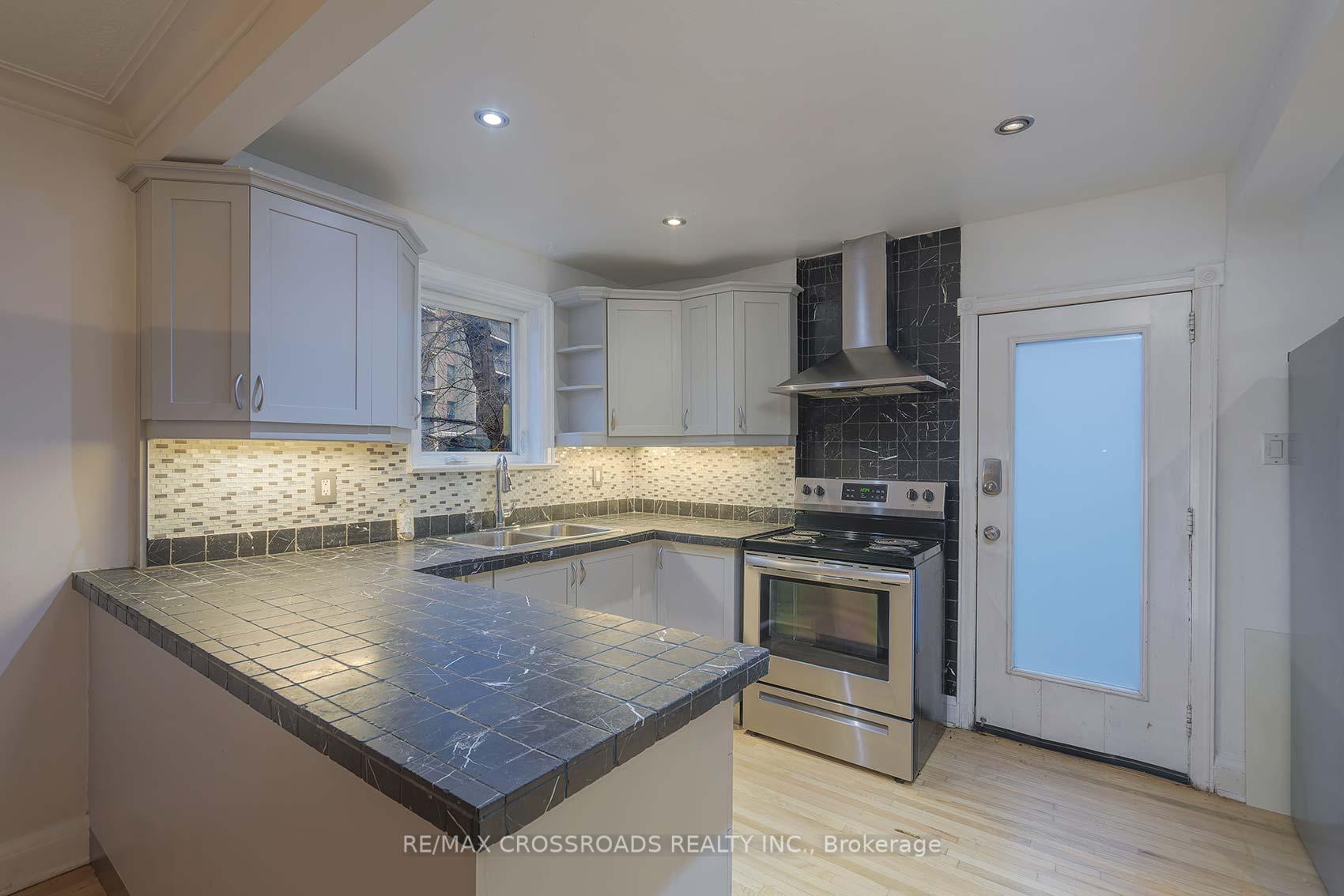 Photo 13 of 1173 Broadview Avenue, Toronto, Broadview North — HOMEH