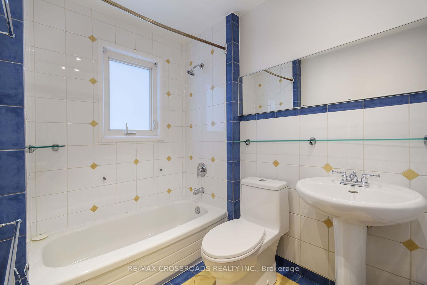 Photo 23 of 1173 Broadview Avenue, Toronto, Broadview North — HOMEH