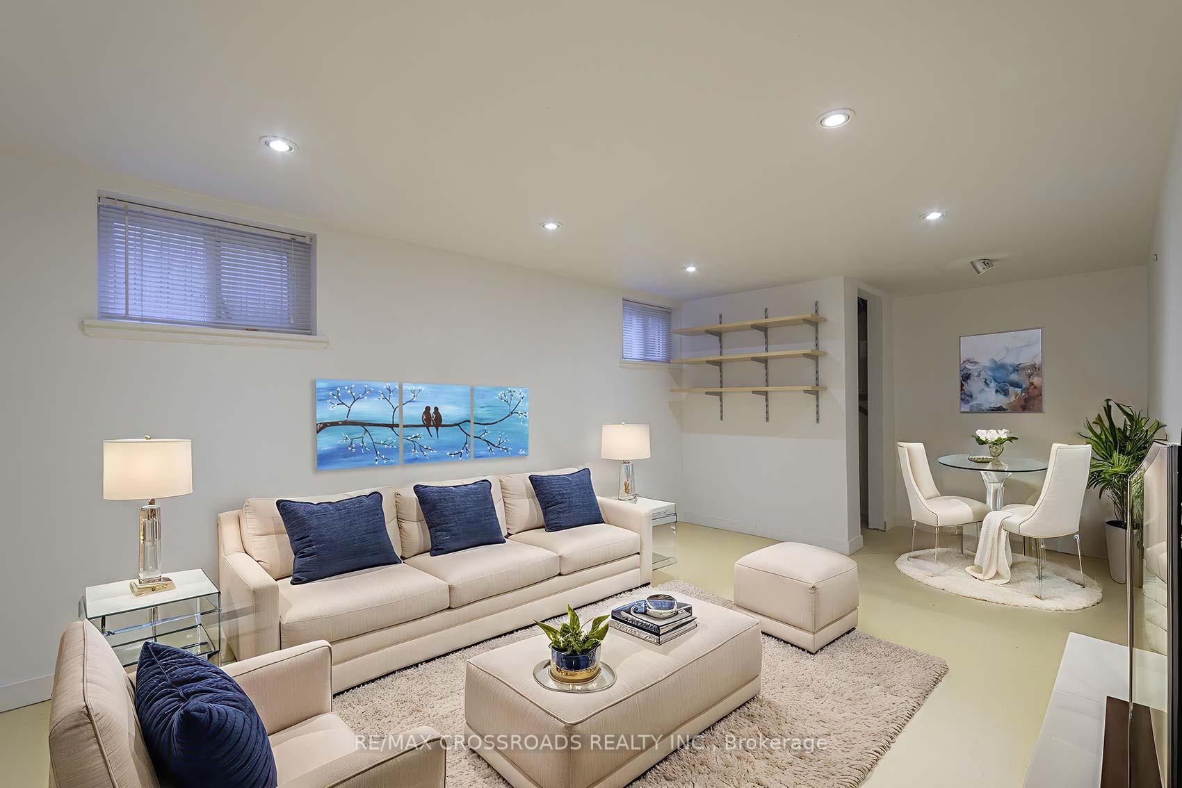 Photo 25 of 1173 Broadview Avenue, Toronto, Broadview North — HOMEH