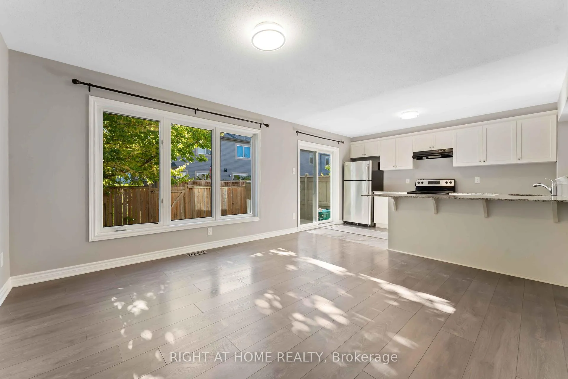 Photo 9 of 113 Maestro Avenue, Ottawa, Stittsville (North) — HOMEH