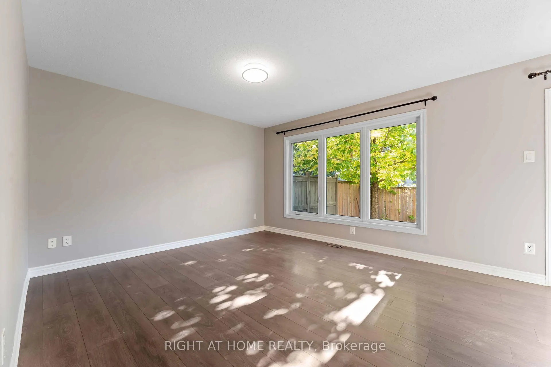 Photo 10 of 113 Maestro Avenue, Ottawa, Stittsville (North) — HOMEH