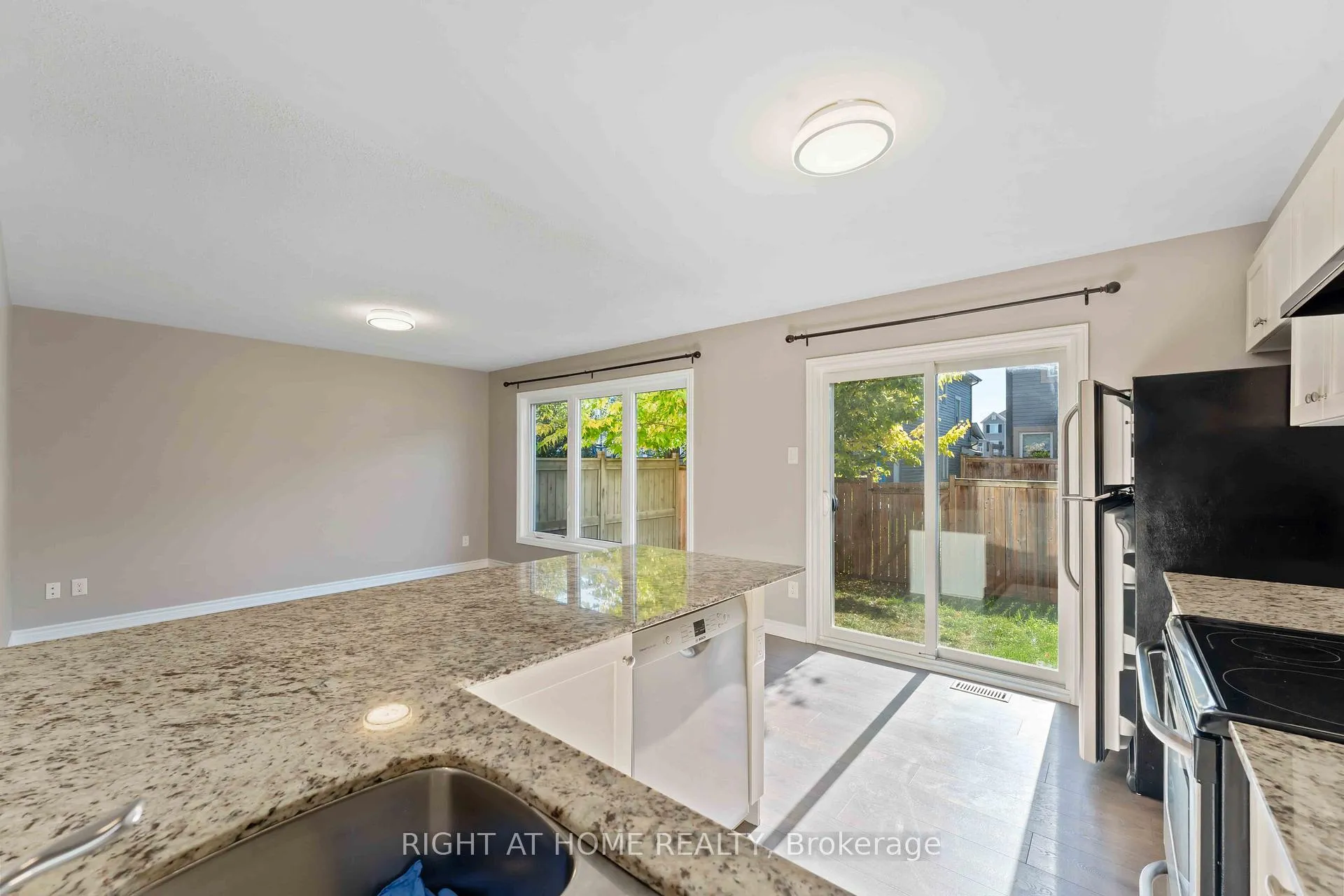 Photo 11 of 113 Maestro Avenue, Ottawa, Stittsville (North) — HOMEH