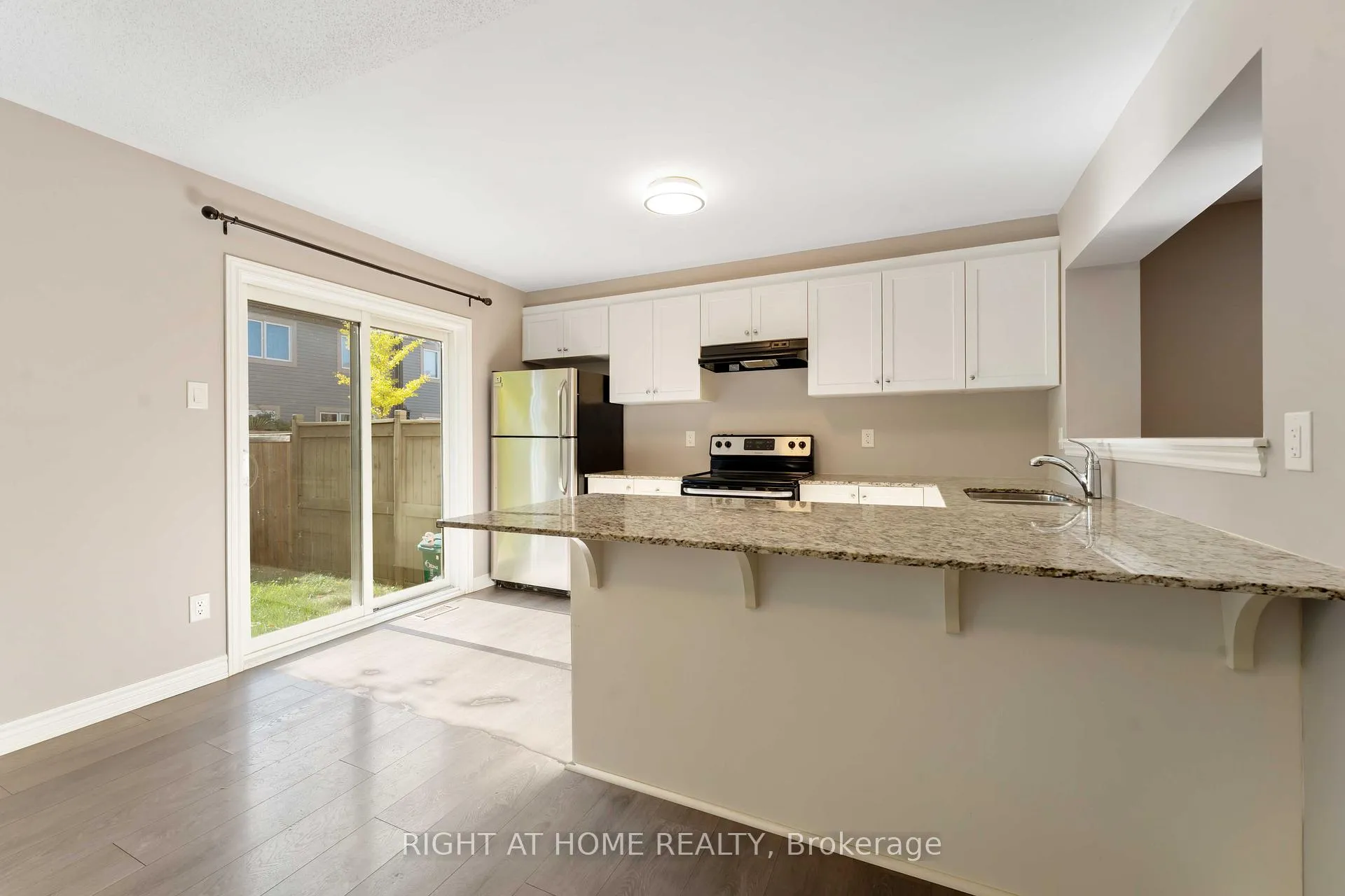 Photo 12 of 113 Maestro Avenue, Ottawa, Stittsville (North) — HOMEH