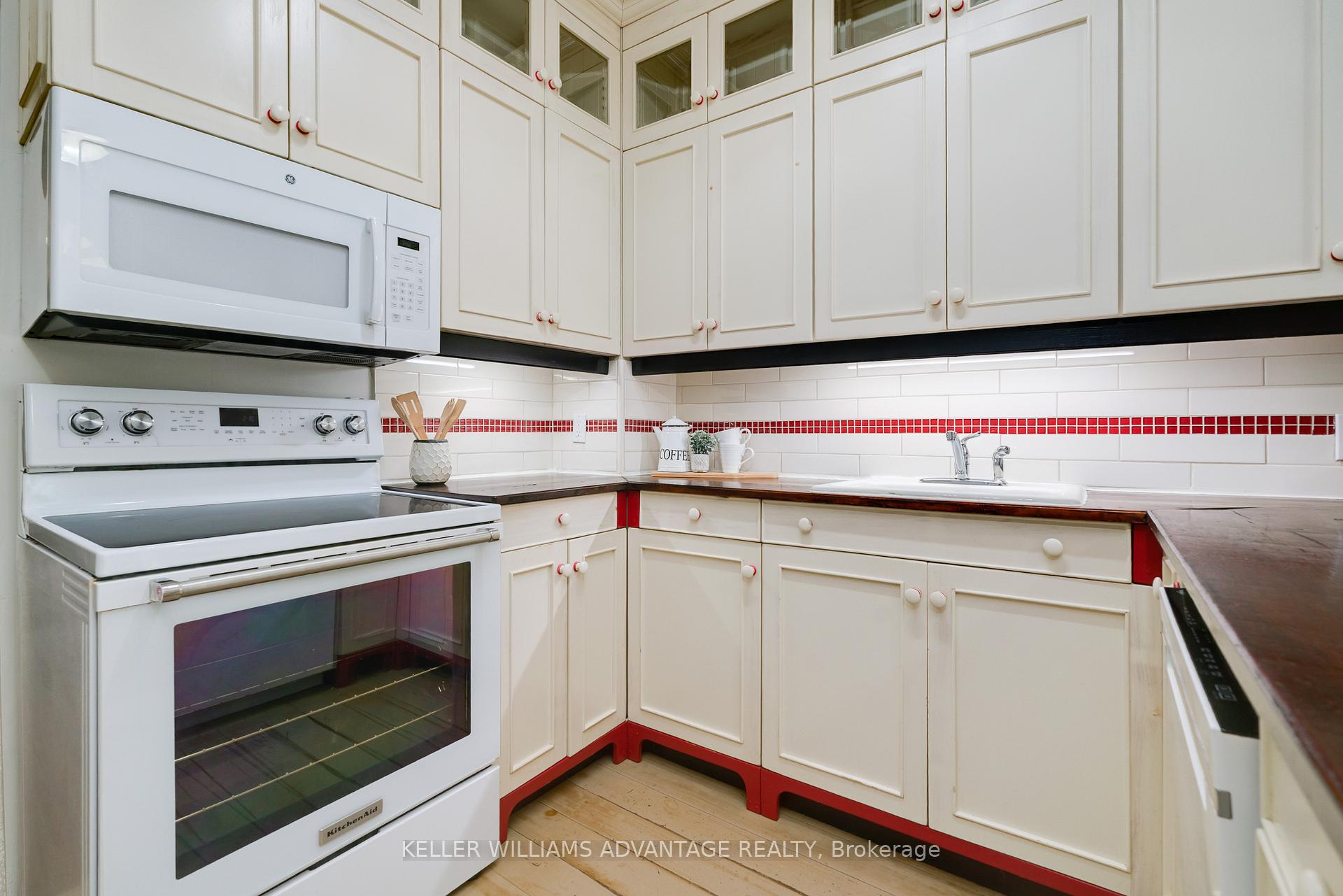 Photo 15 of 8 Howie Avenue, Toronto, South Riverdale — HOMEH