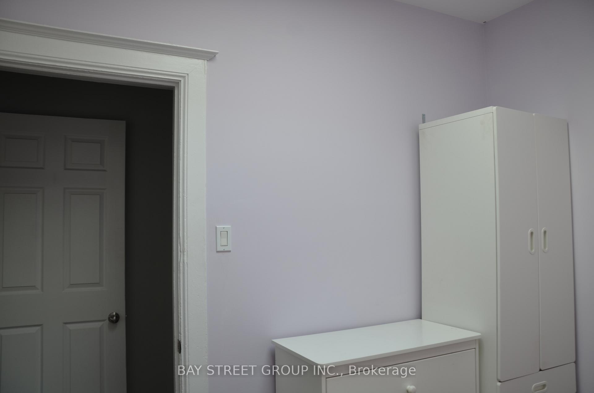 Photo 11 of 1915A Queen Street E, Toronto, The Beaches — HOMEH