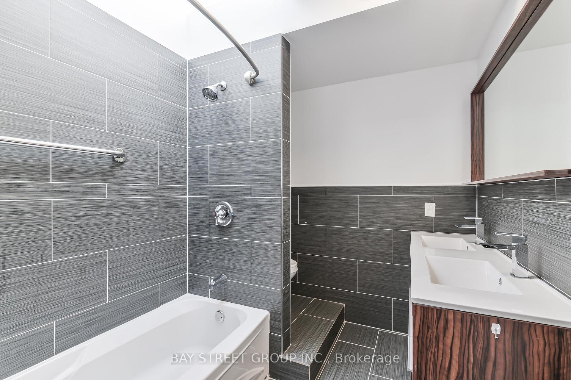 Photo 13 of 1915A Queen Street E, Toronto, The Beaches — HOMEH