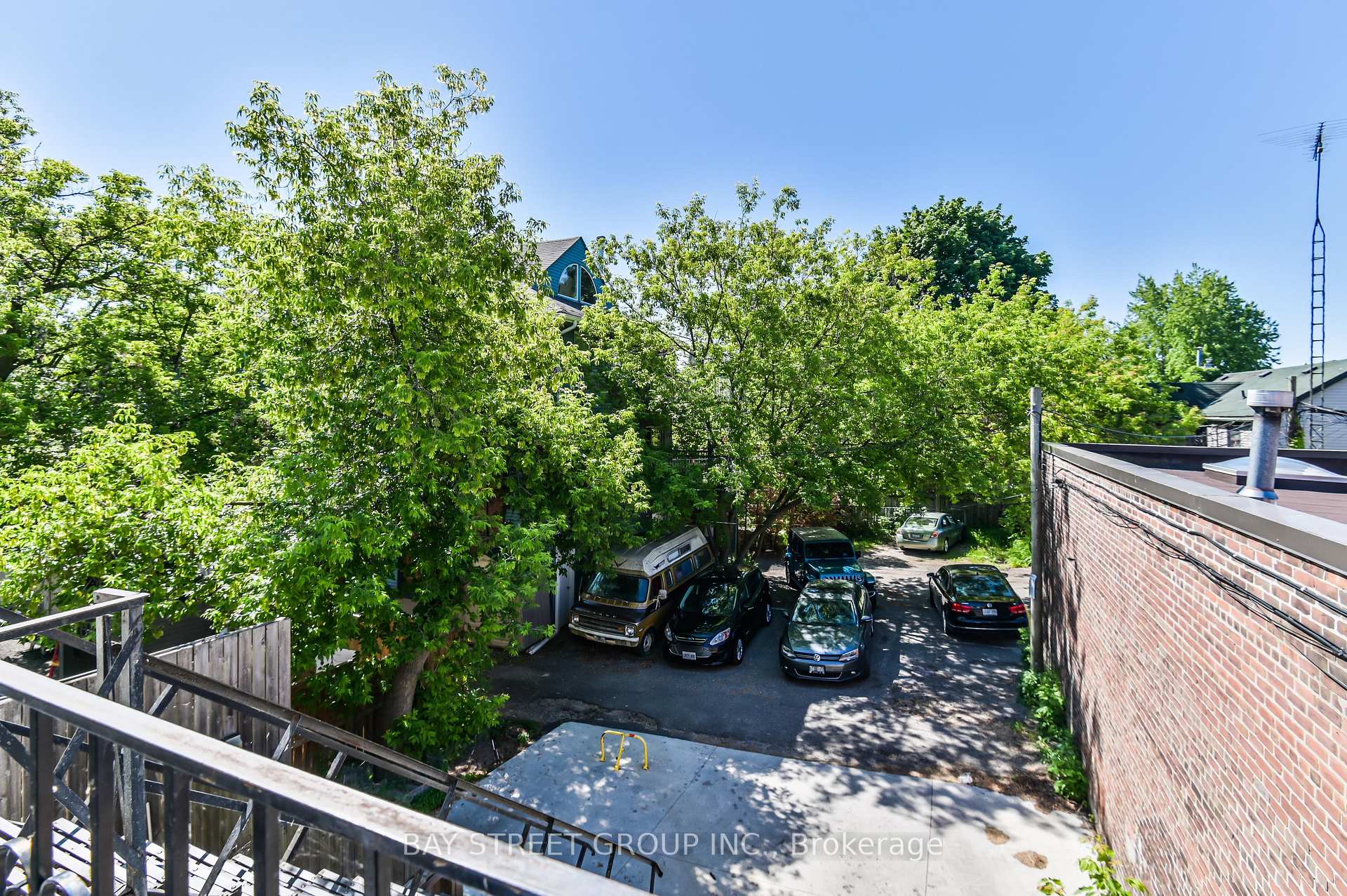 Photo 15 of 1915A Queen Street E, Toronto, The Beaches — HOMEH