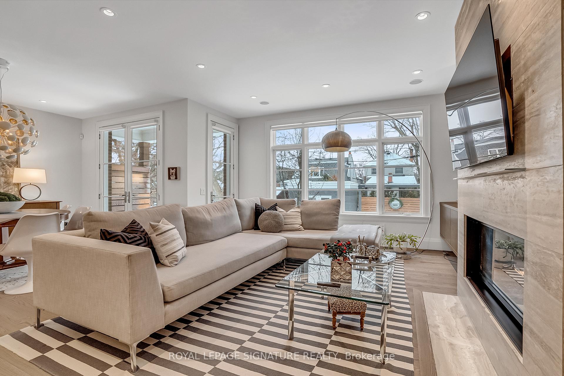Photo 10 of 32 Southlea Avenue, Toronto, Leaside — HOMEH