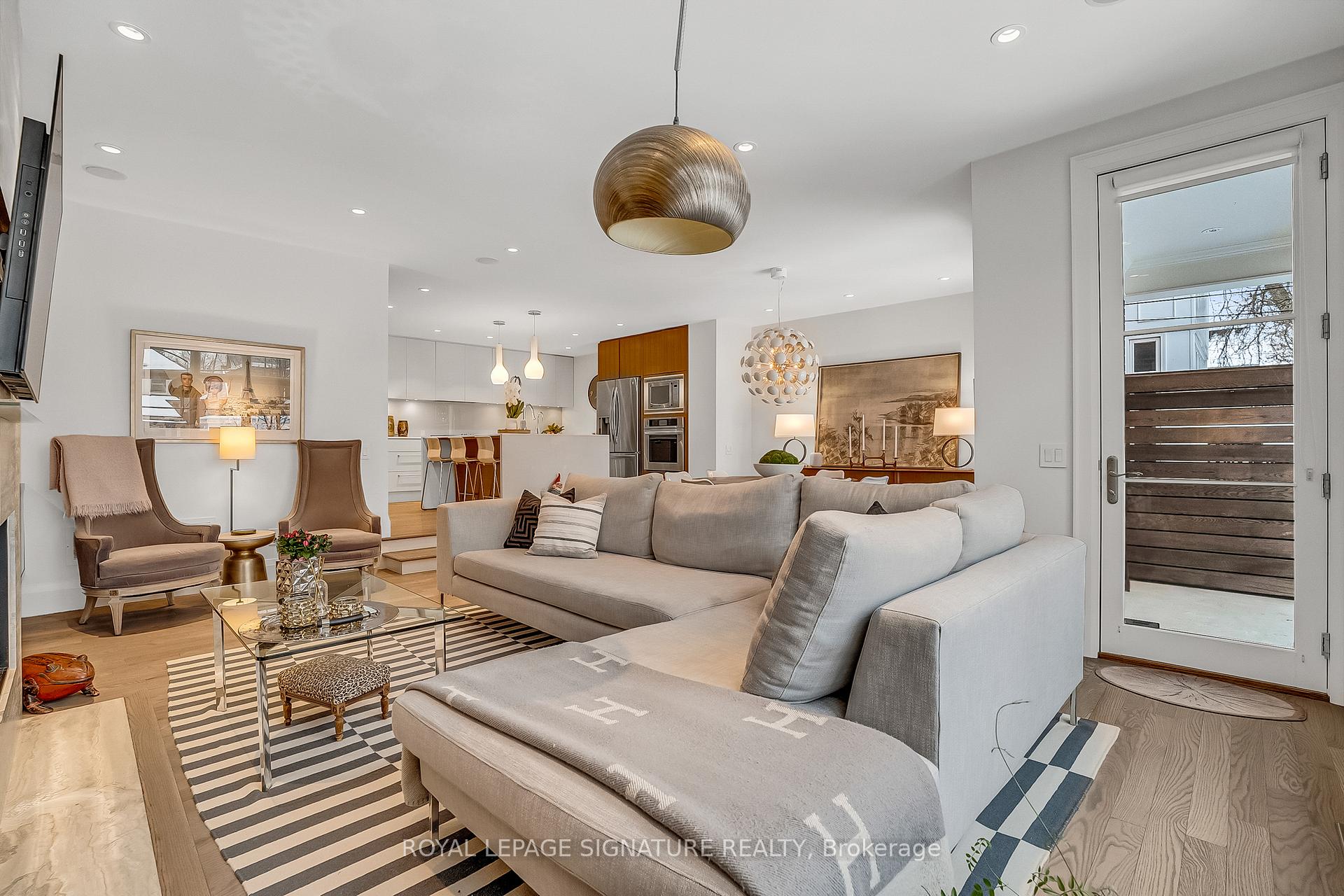 Photo 9 of 32 Southlea Avenue, Toronto, Leaside — HOMEH