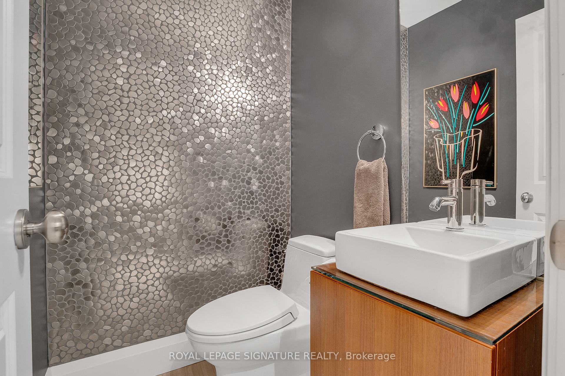 Photo 15 of 32 Southlea Avenue, Toronto, Leaside — HOMEH