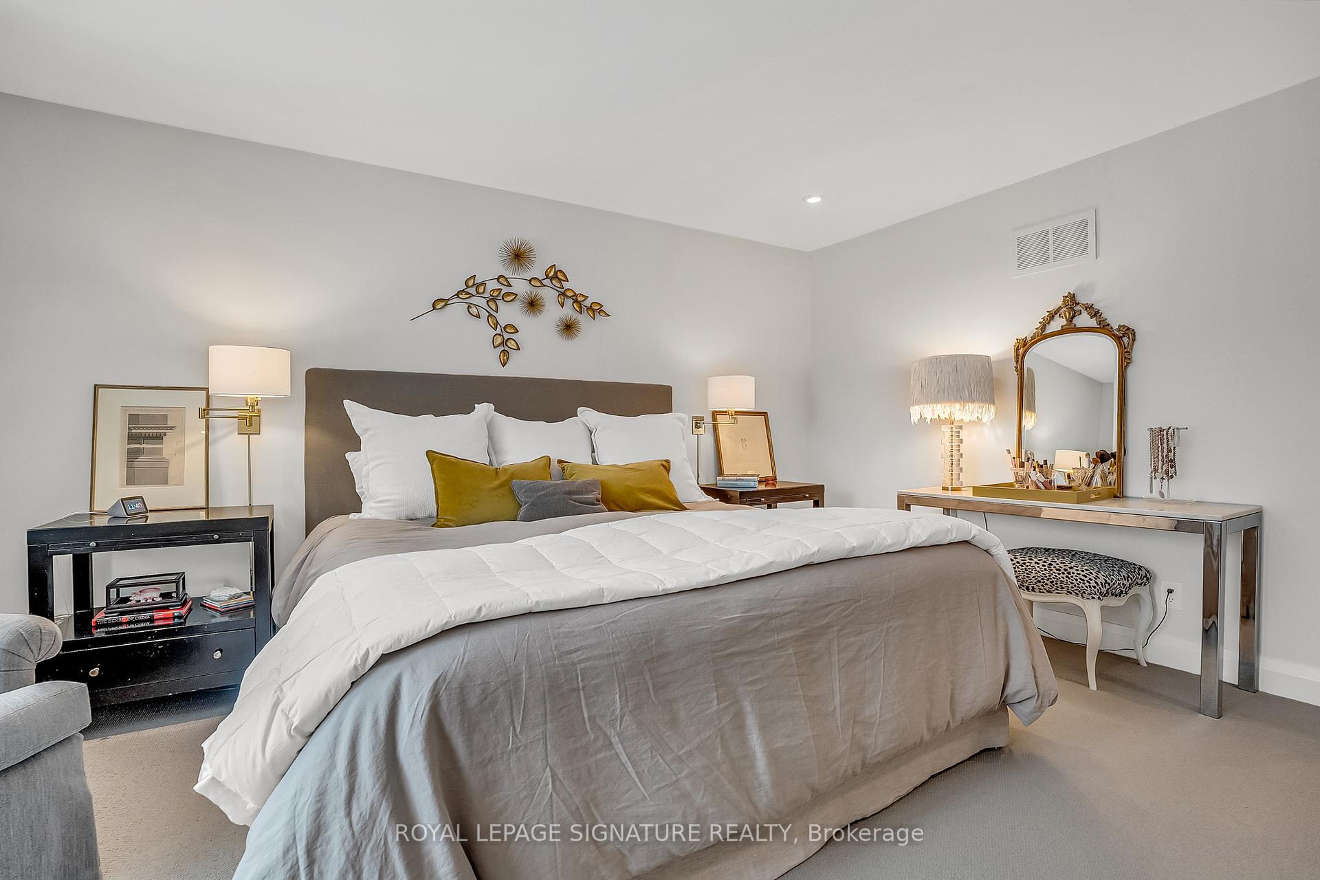 Photo 20 of 32 Southlea Avenue, Toronto, Leaside — HOMEH