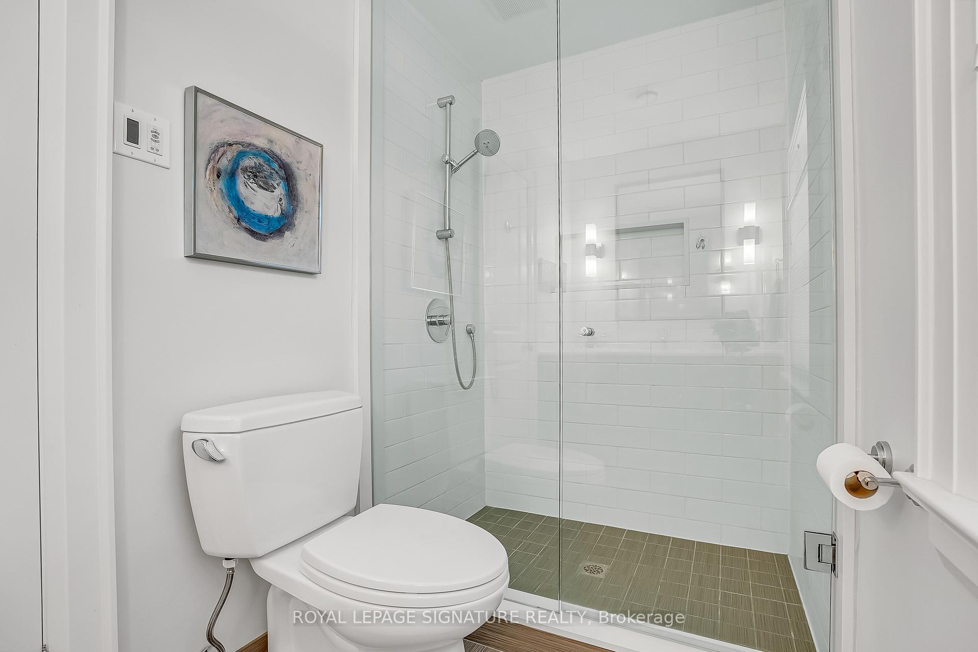 Photo 25 of 32 Southlea Avenue, Toronto, Leaside — HOMEH